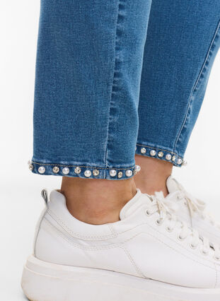Cropped Amy jeans met parels, Light blue denim, Model image number 2