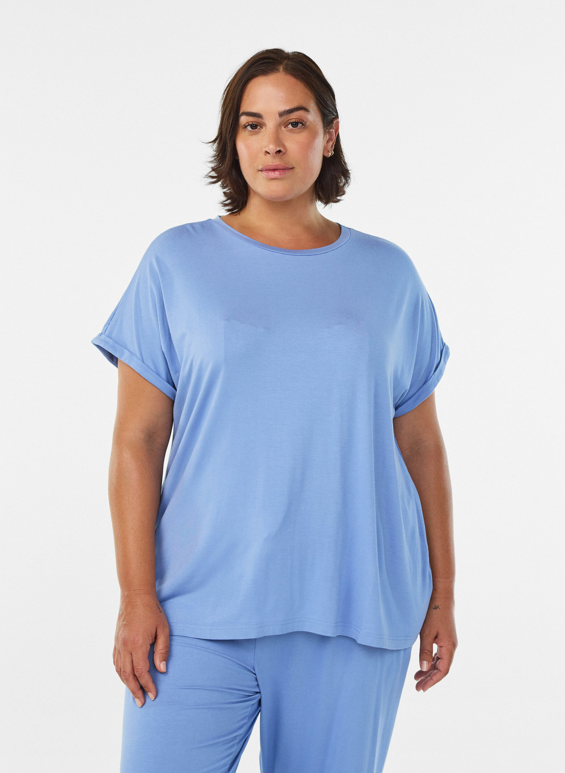 Losse nacht T-shirt in viscose, Blauw, Model