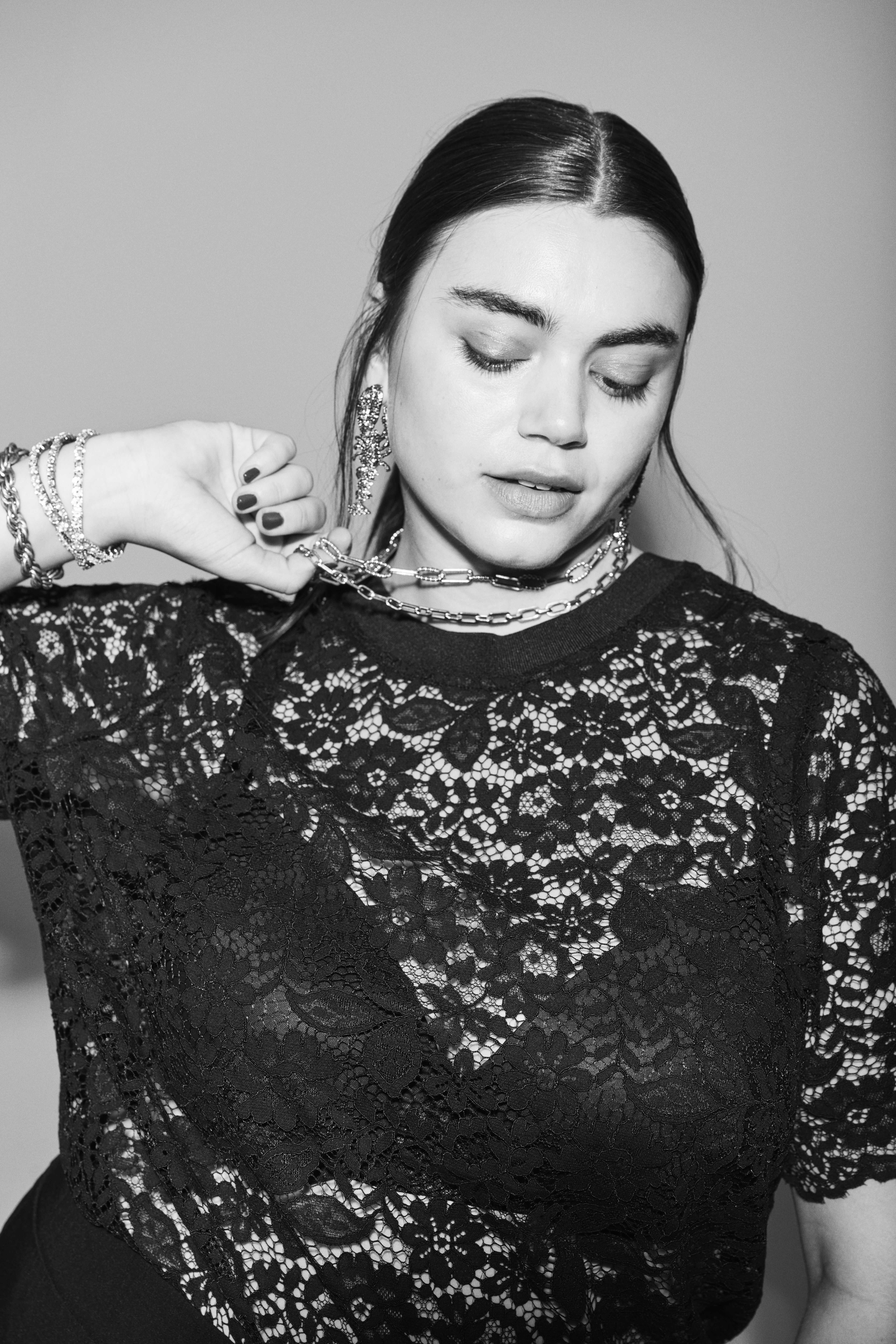 Zizzi Look met kanten bloemen, , Model