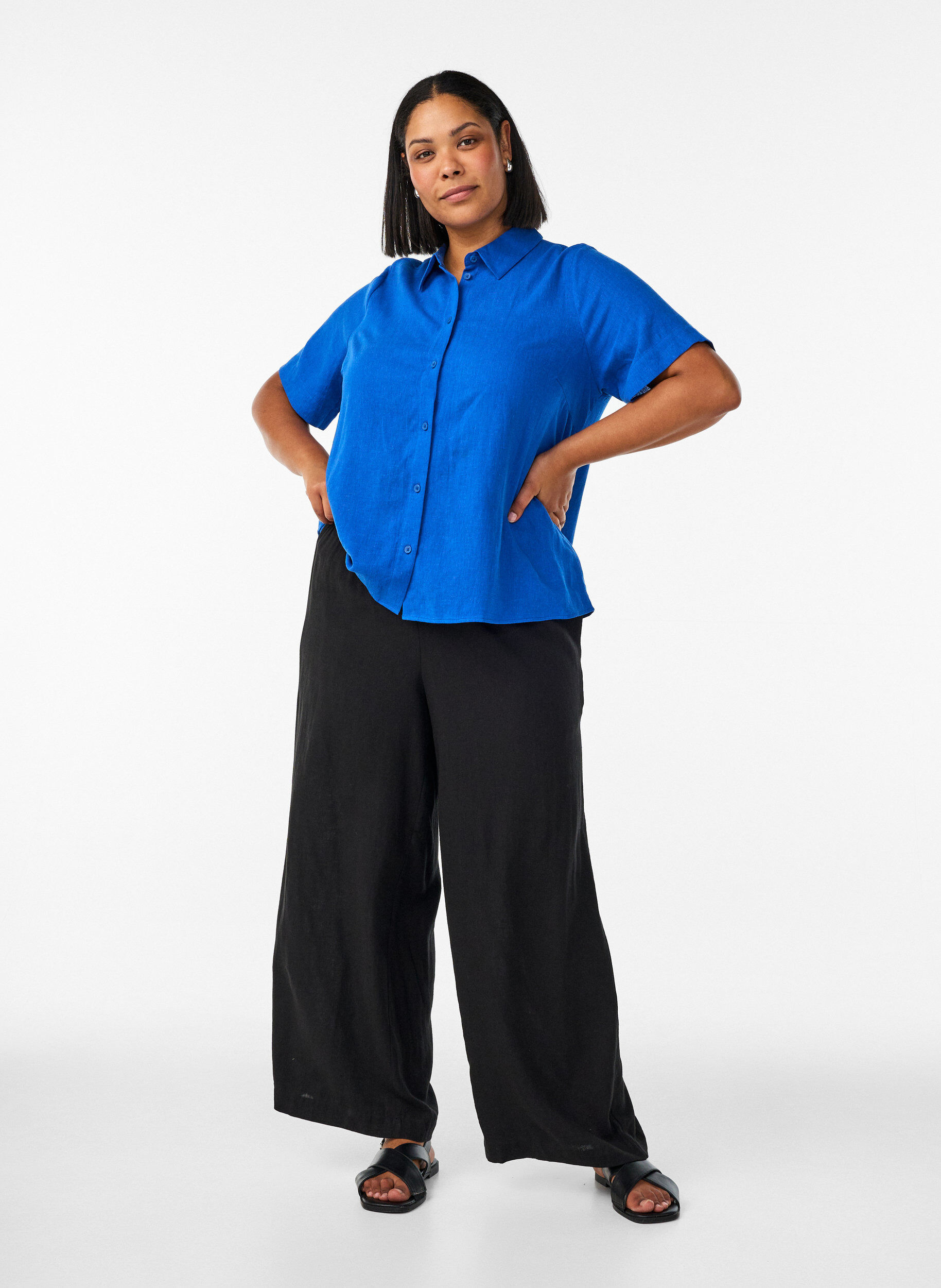 Zizzi Shirt met korte mouwen in linnen en viscose, Blauw, Model image number 1