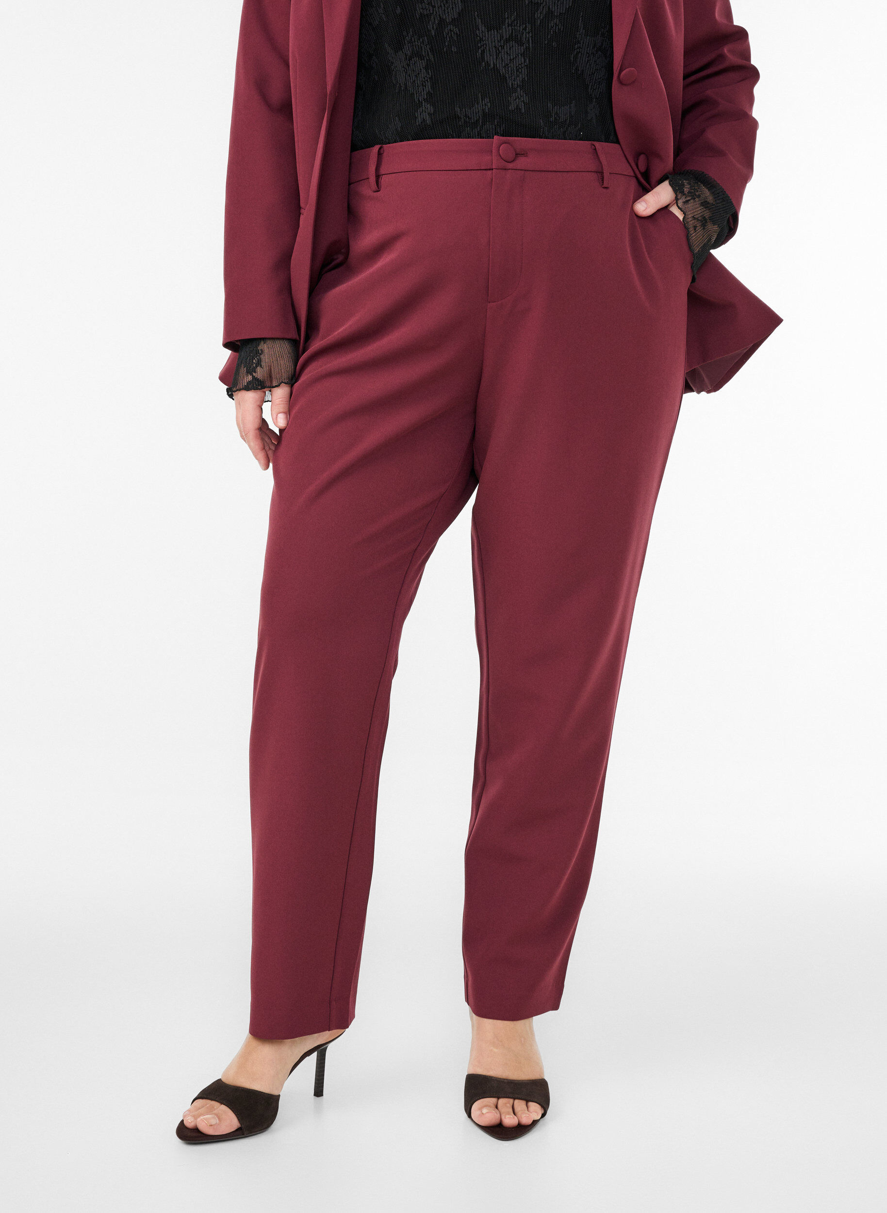 Zizzi Broek met zakken en rechte pijpen, Rood, Model image number 2