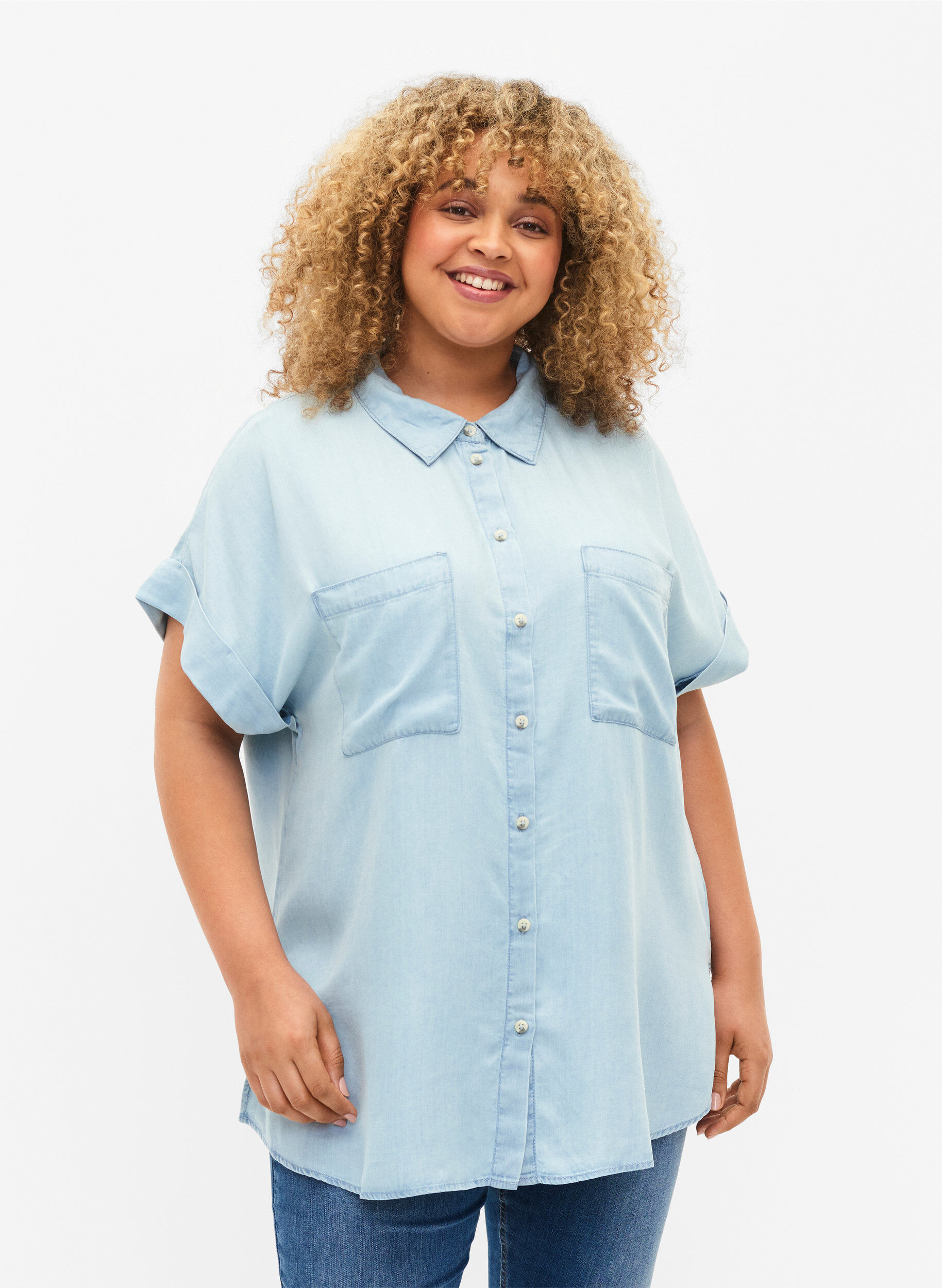 Zizzi Overhemd met korte mouwen van lyocell (TENCEL&trade;), Light blue denim, Model image number 0