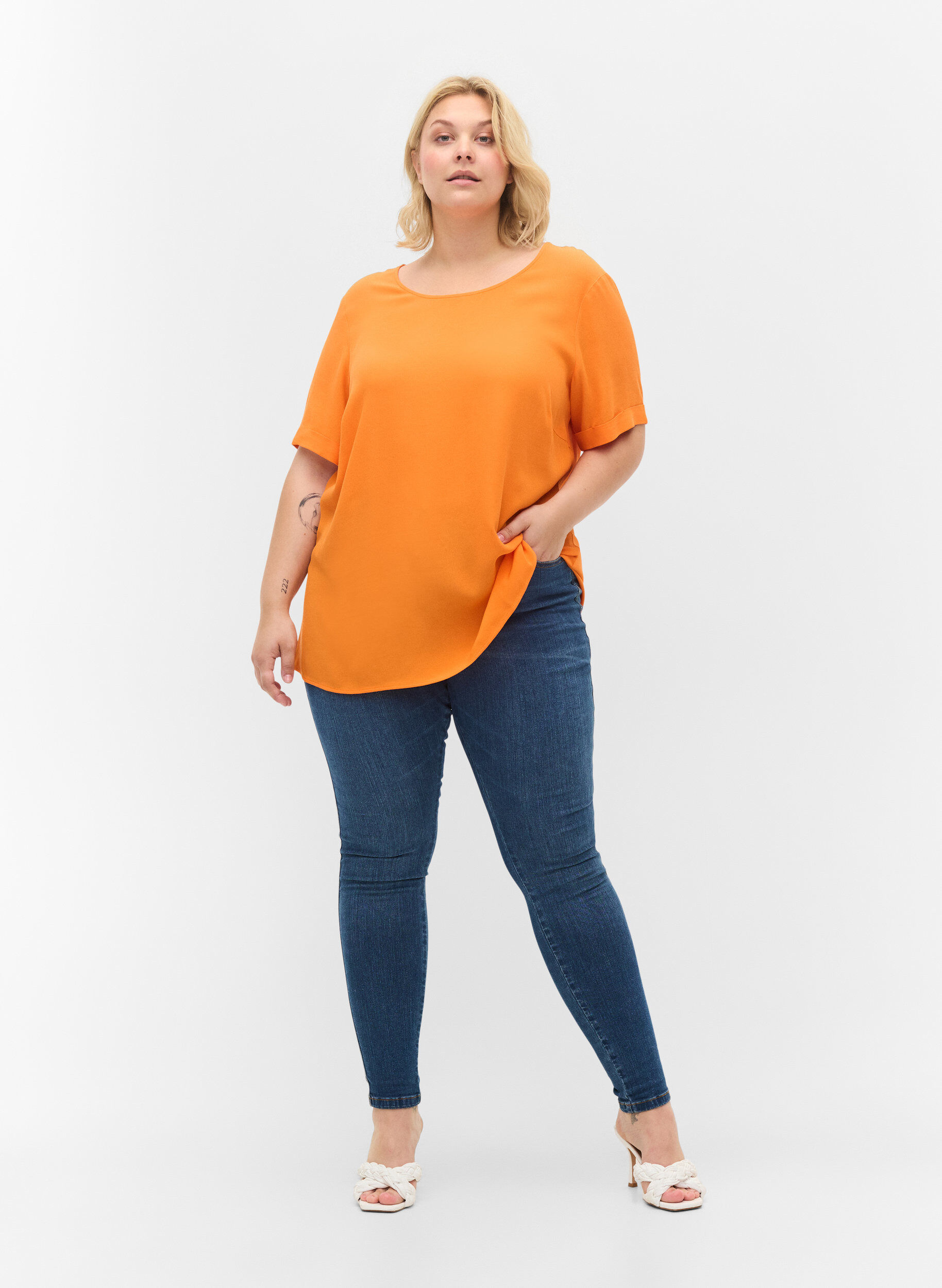 Zizzi Viscose top met korte mouwen, Orange Peel, Model image number 2