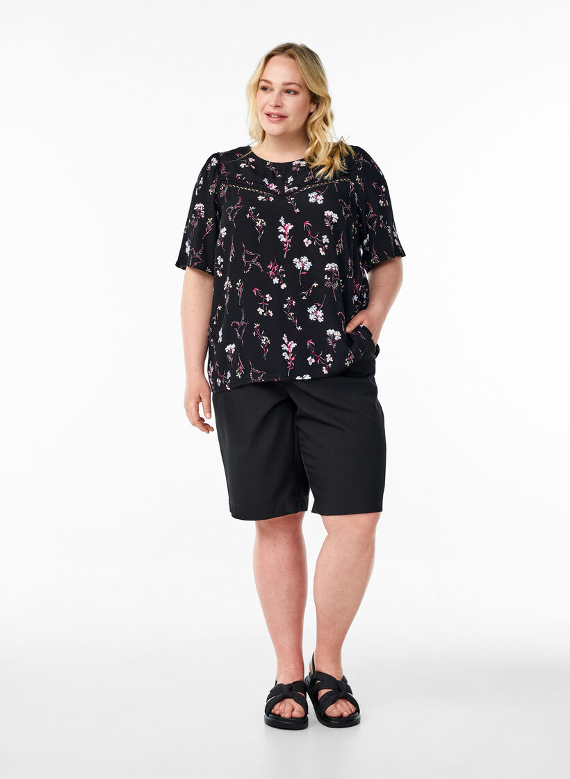 Blouse met bloemmotief en korte mouwen, Zwart, Model image number 1