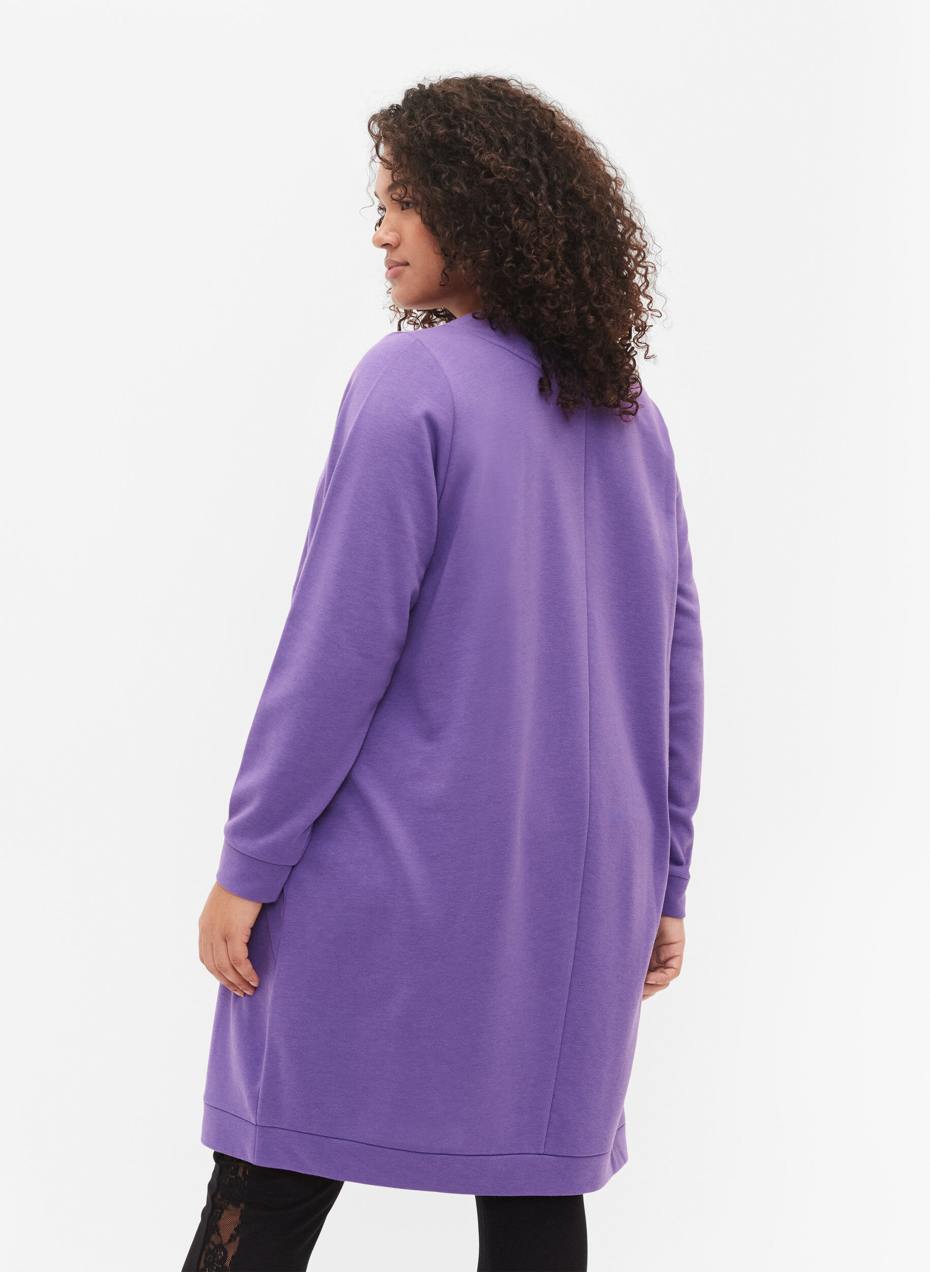 Zizzi Sweatshirt jurk met v-halslijn, Deep Lavender, Model image number 1