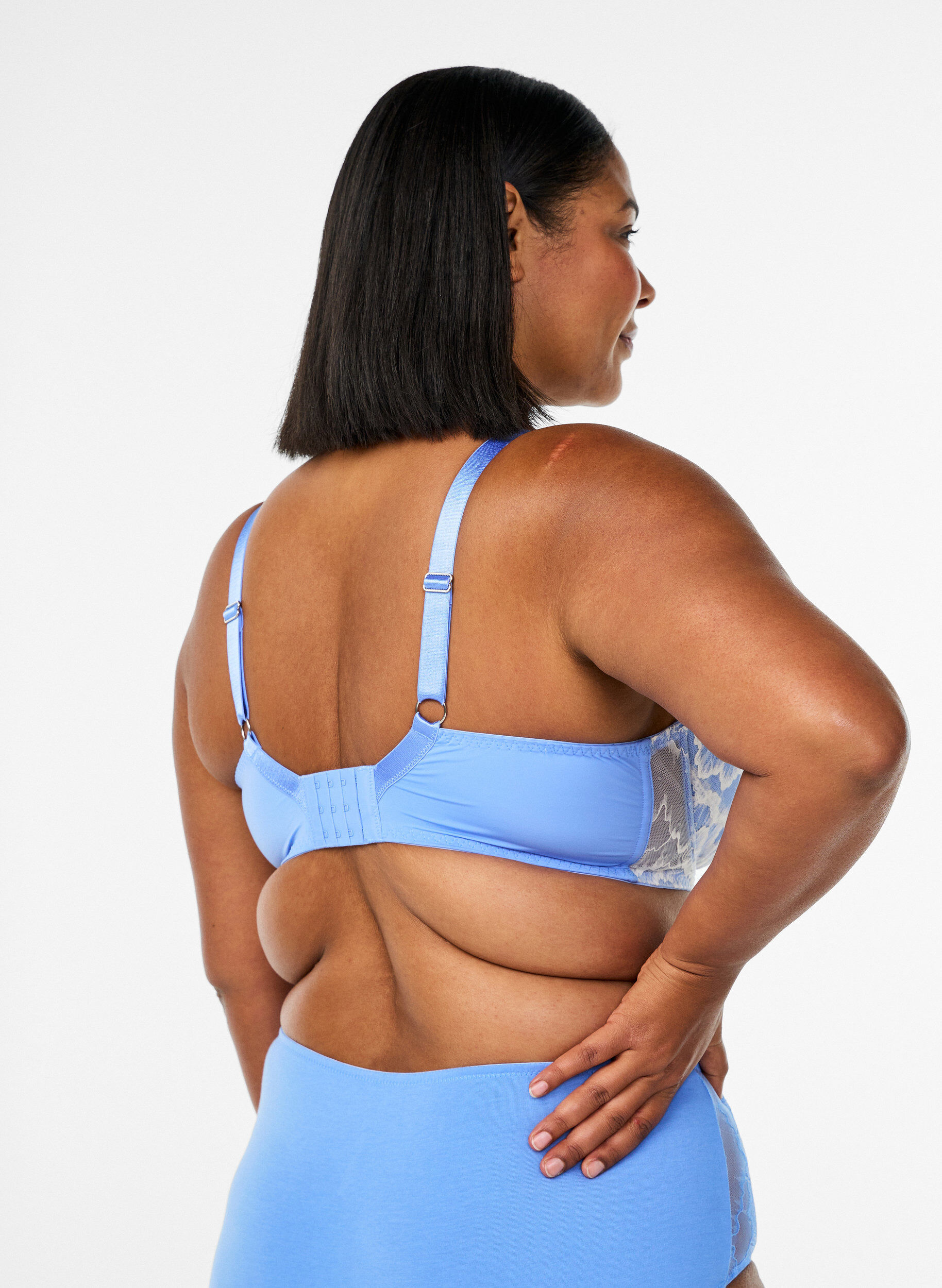 Zizzi Gewatteerde BH met kant en mesh, Blauw, Model image number 2