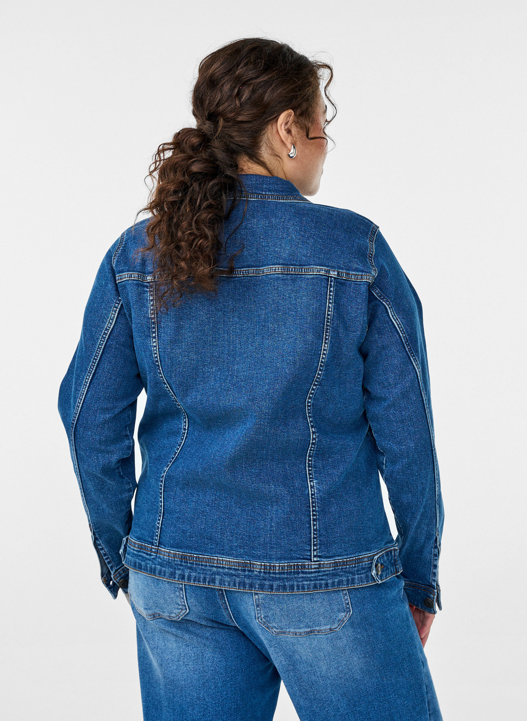 Zizzi Denimjack met een klassieke snit, Blauw, Model image number 2