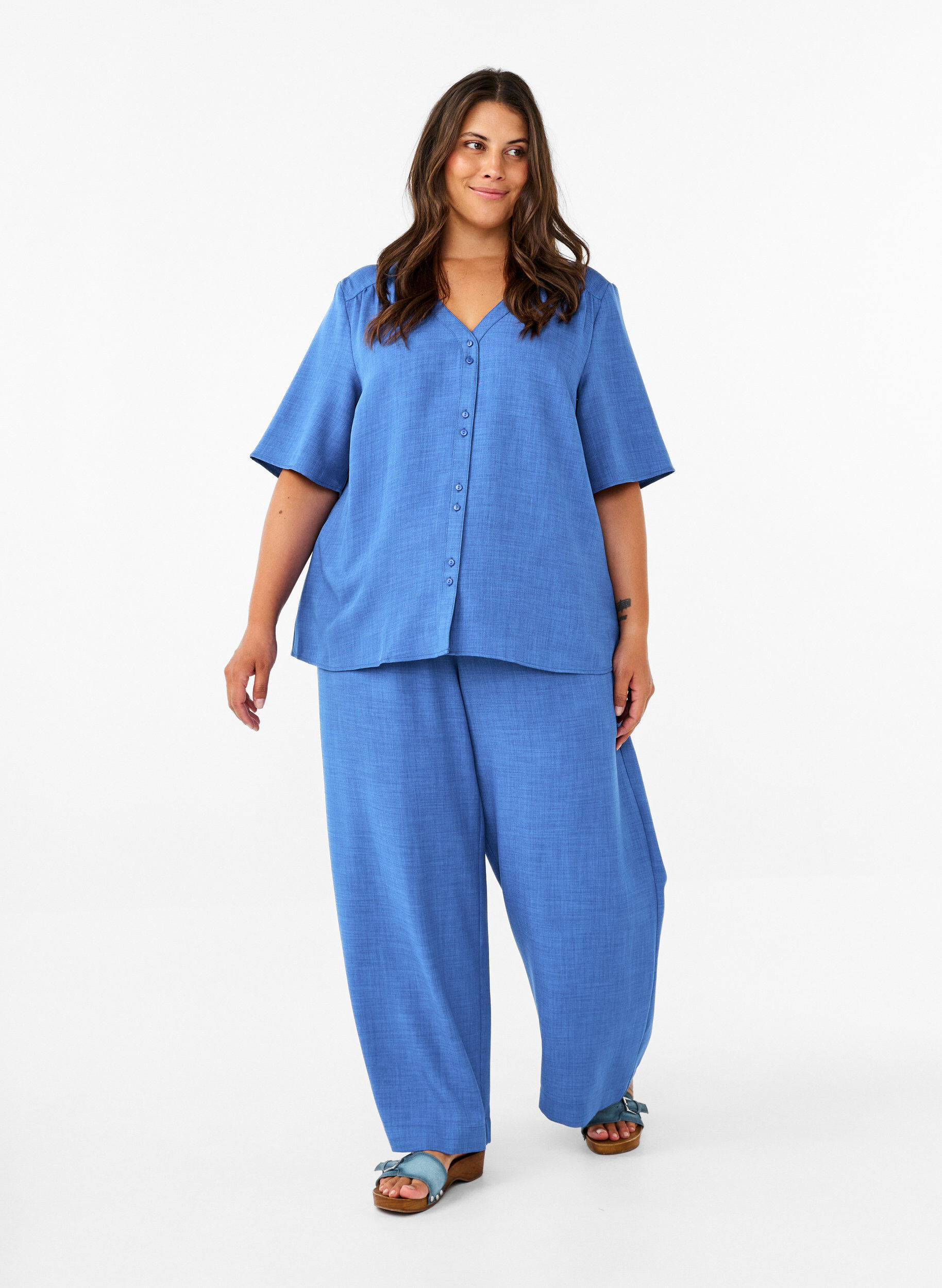 ZizziLosse broek met elastische tailleband en zakken, Blauw, Model image number 0