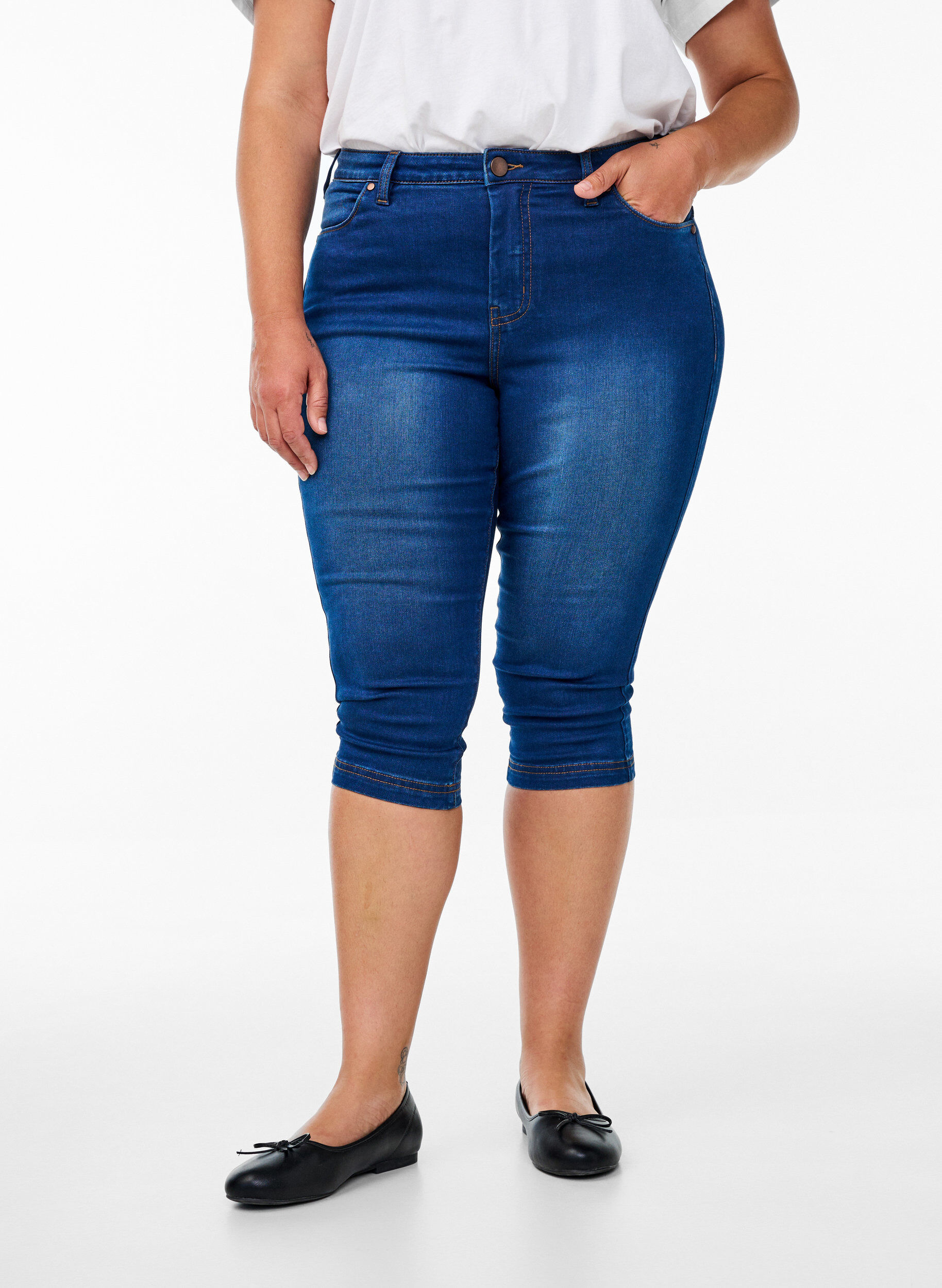 Zizzi Amy capri jeans met hoge taille en super strakke pasvorm, Blauw, Model image number 2