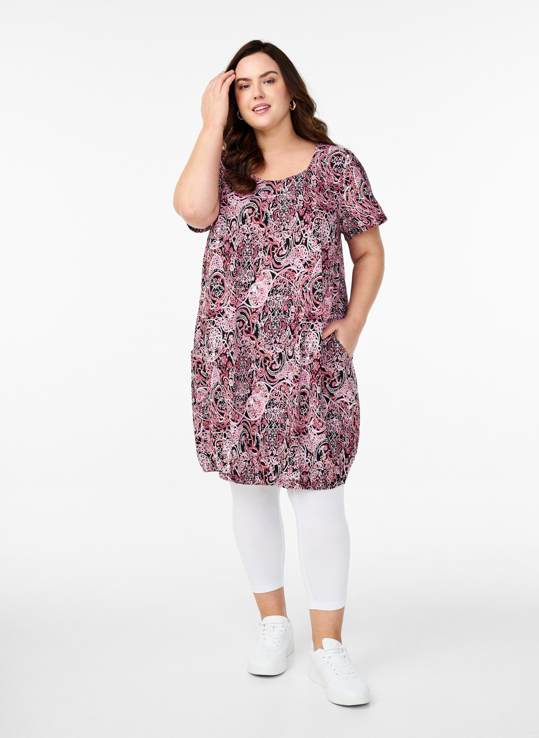 Zizzi Katoenen jurk met korte mouwen en print, Zwart, Model image number 1