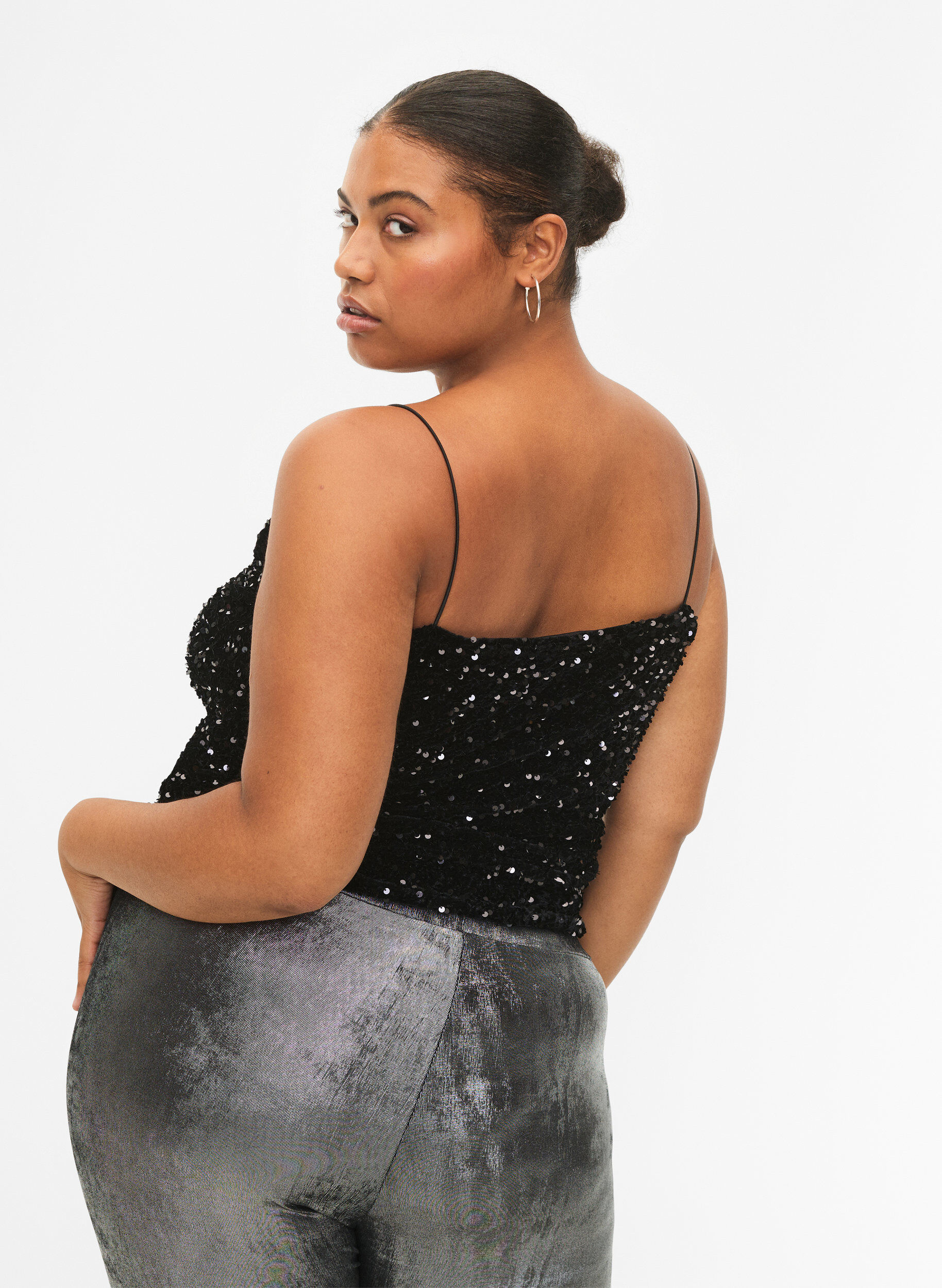 Zizzi Top met pailletten en smalle bandjes, Black Sequins, Model image number 1
