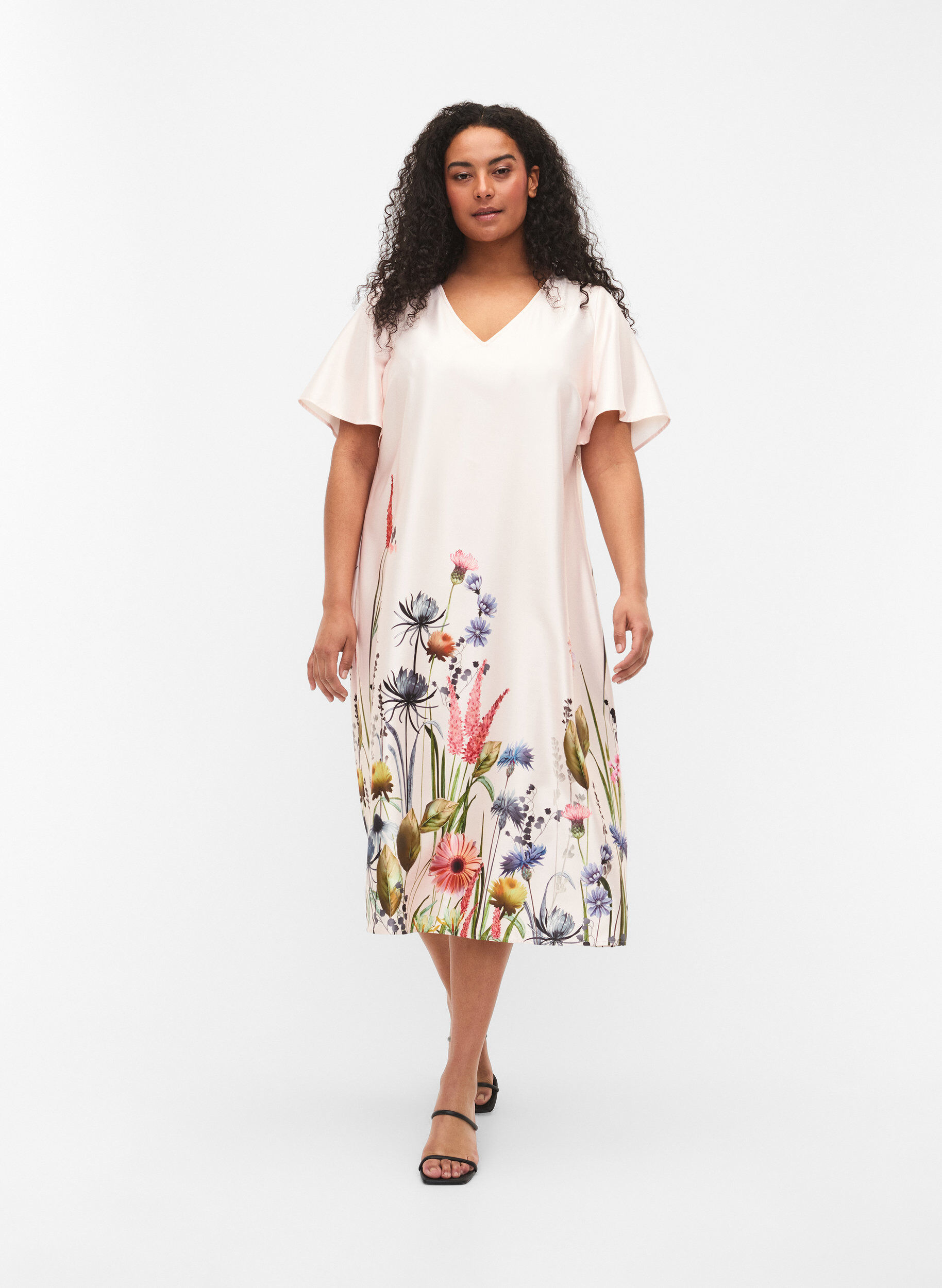 Zizzi 	 Taille jurk met bloemenprint en korte mouwen, White Sand, Model image number 0