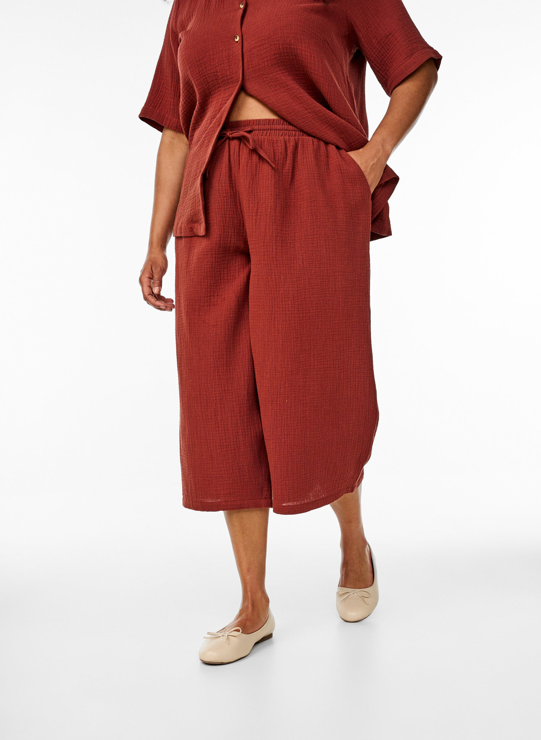 Zizzi Culotte broek van katoen met hoge taille, Rood, Model image number 2