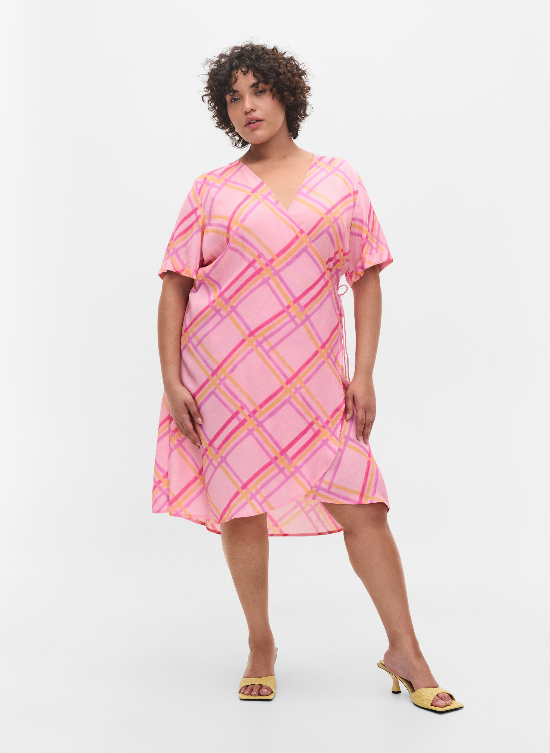 Zizzi Geruite viscose wikkeljurk, Pink Check, Model image number 3