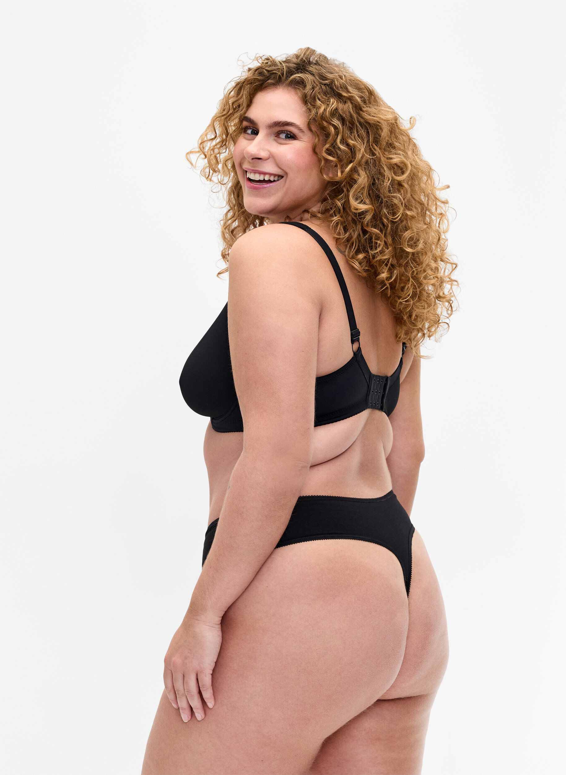 Zizzi 7-pack katoenen string, Zwart, Model image number 1