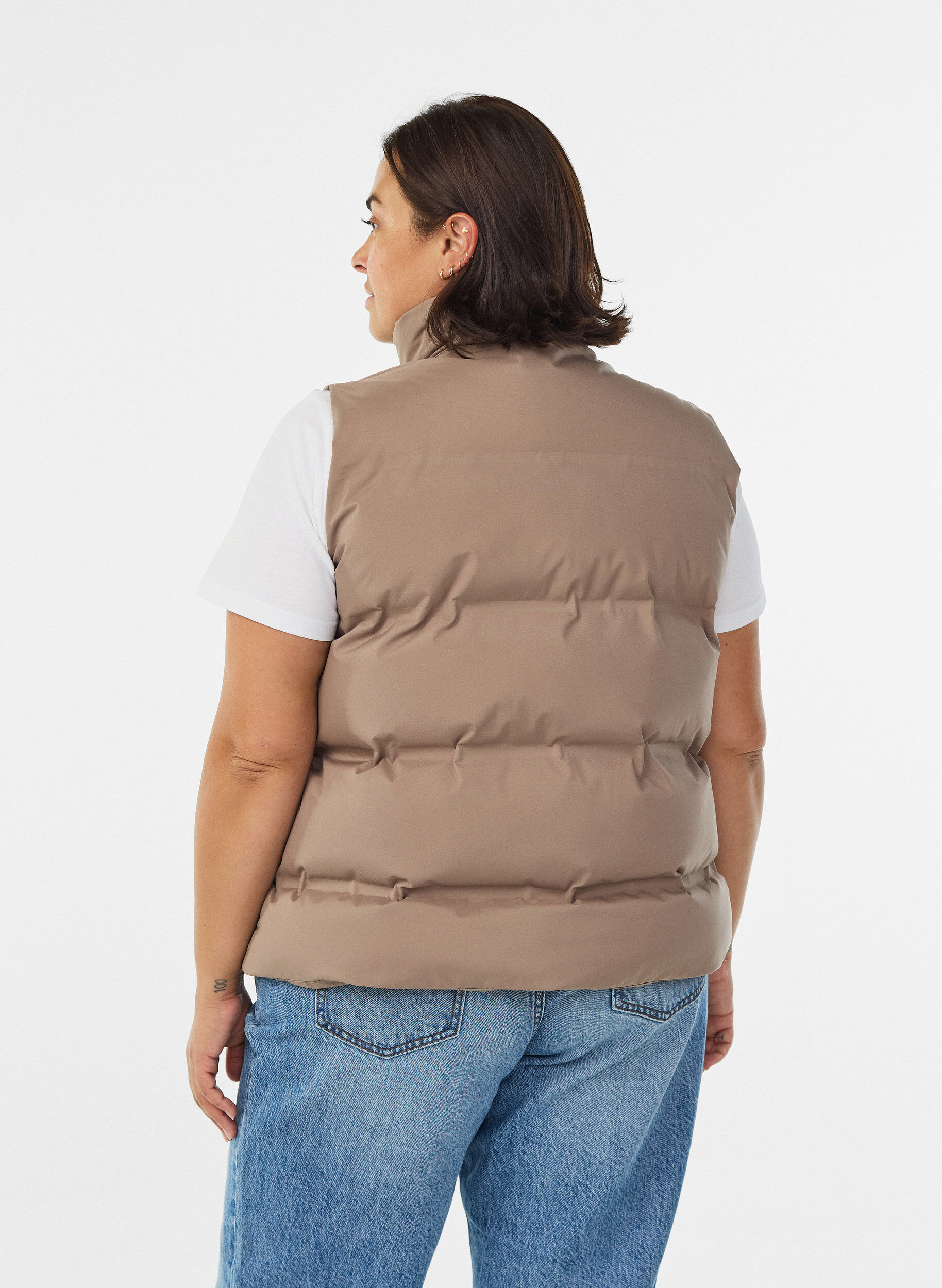 Zizzi Korte puffer bodywarmer met hoge kraag, Bruin, Model image number 2