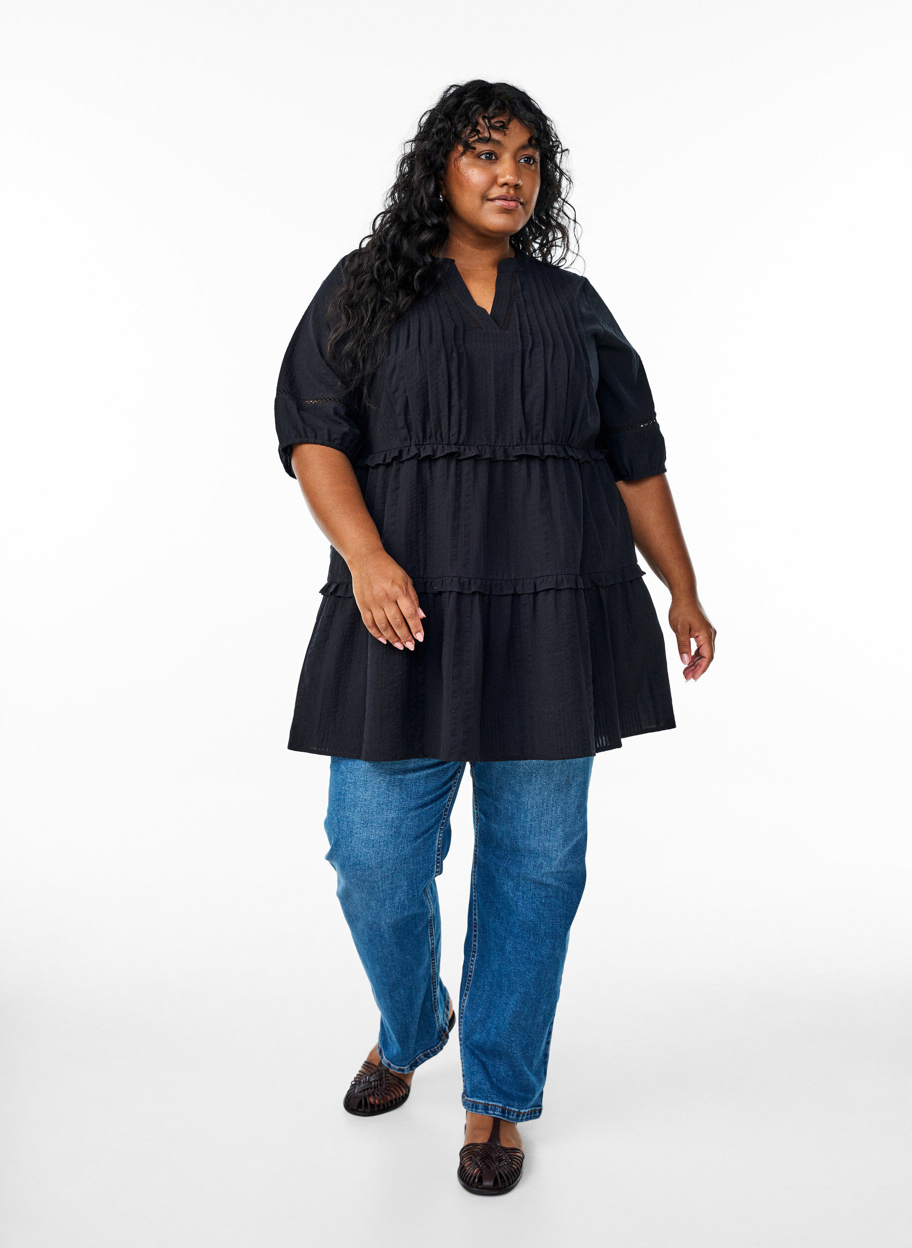 Zizzi A-vormige tuniek met ruches, Zwart, Model image number 1