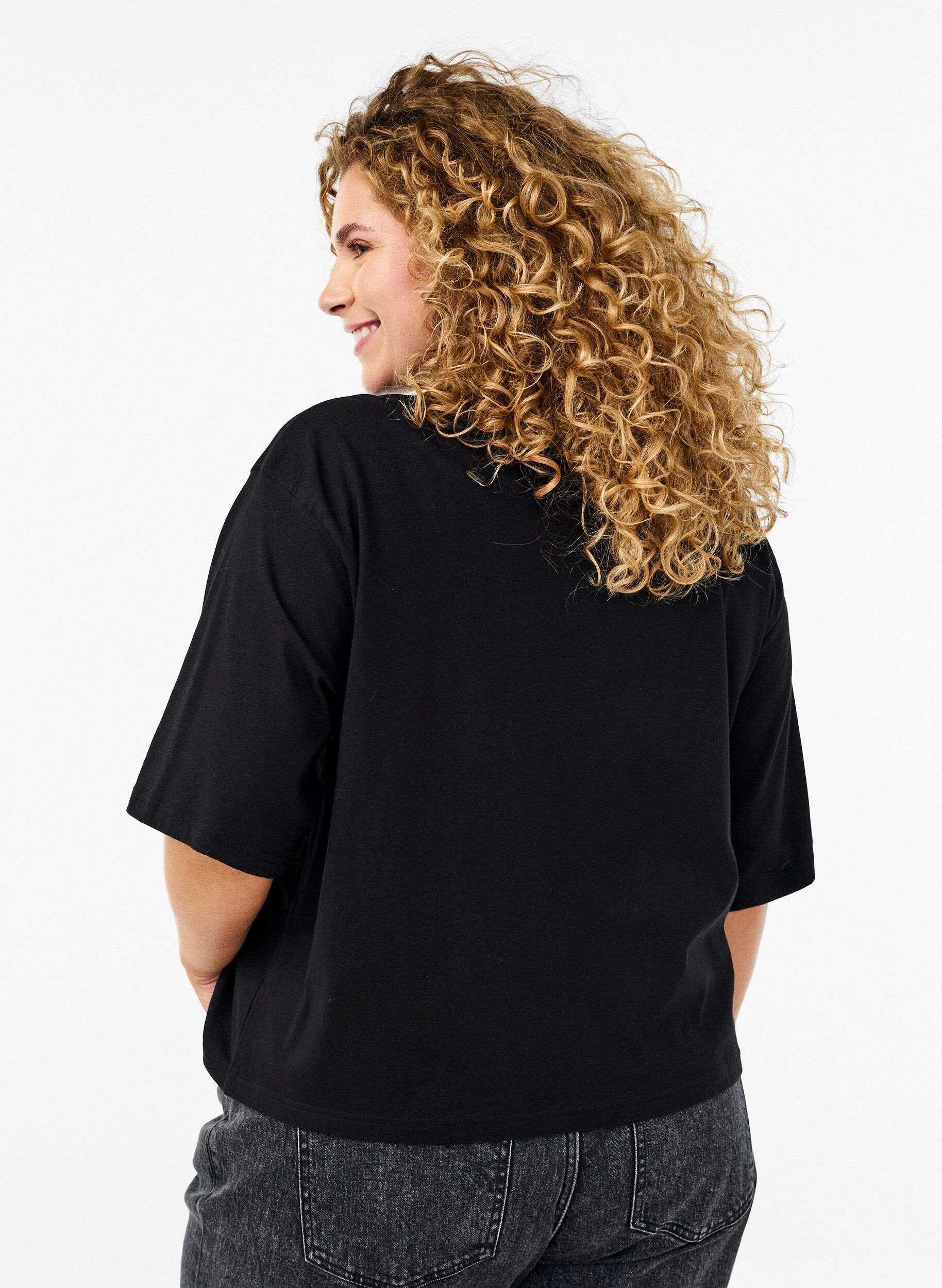 Zizzi Boxy T-shirt in biologisch katoen, Zwart, Model image number 2