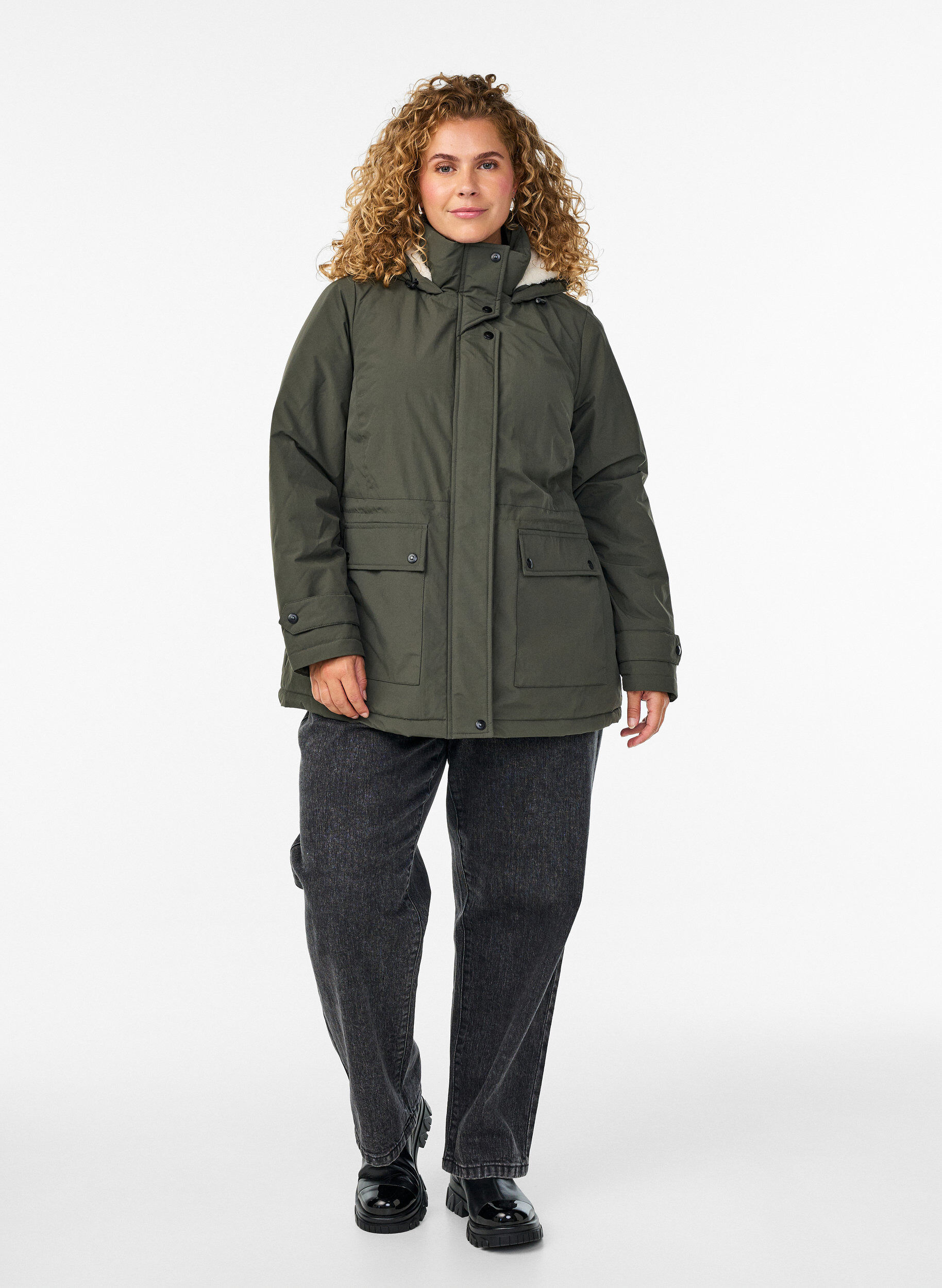 Zizzi Lichtgewicht gewatteerde parka met teddy gevoerde capuchon, Groen, Model image number 1