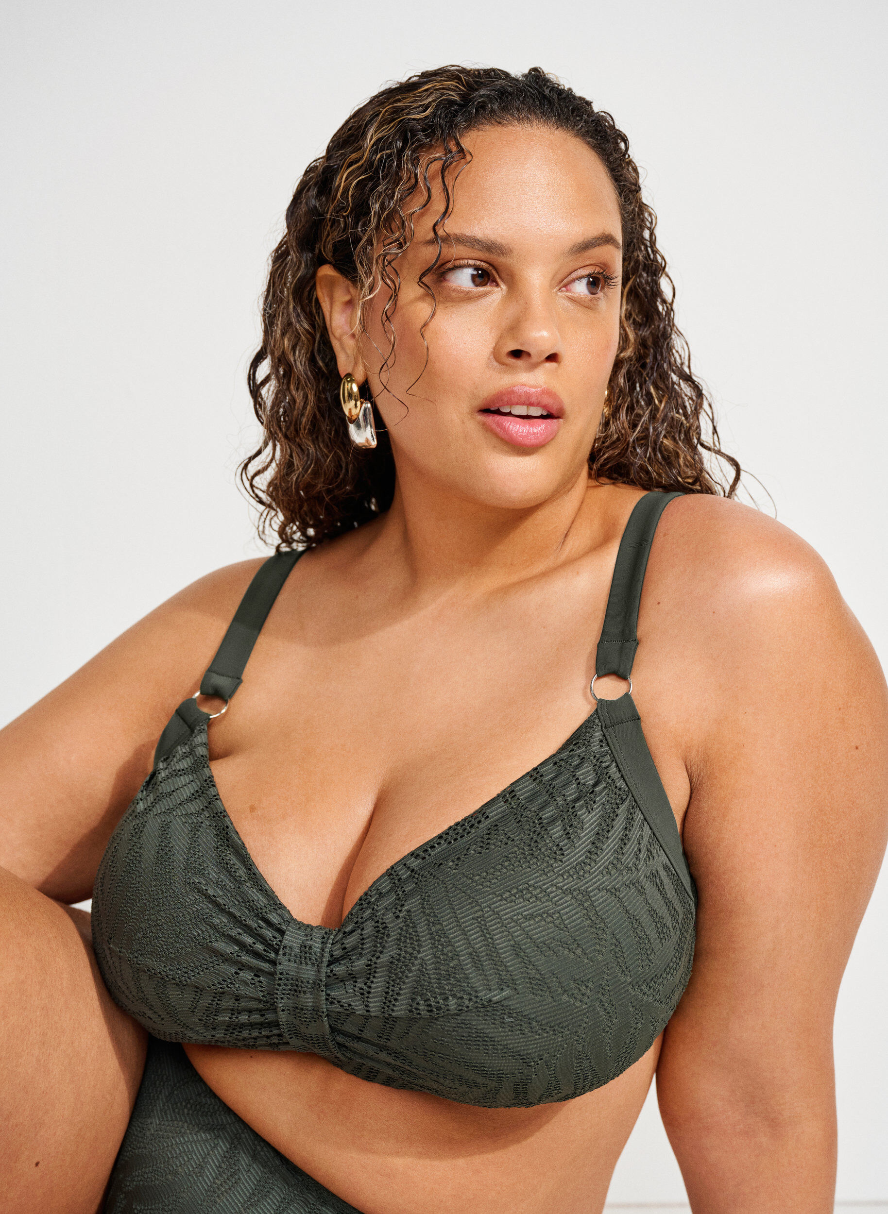 Zizzi Bikinitop met gestructureerd mesh en afneembare vulling, Groen, Image image number 0