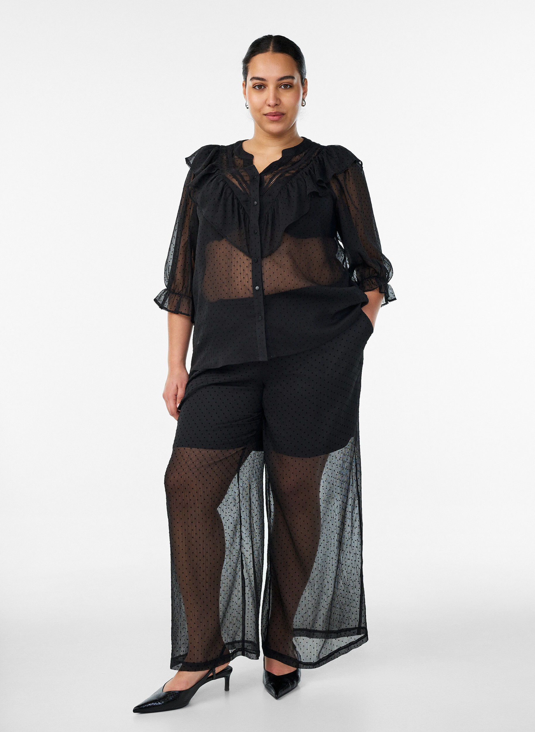 ZizziLosse chiffonbroek met stippen, Zwart, Model image number 0