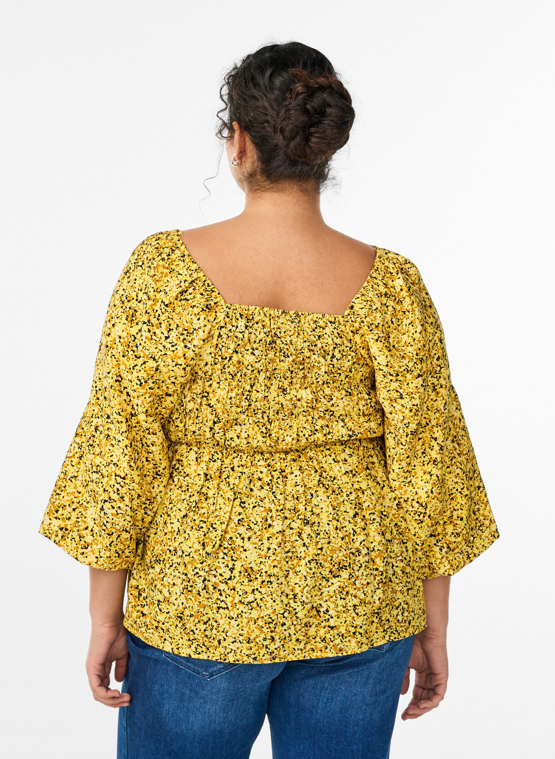 Zizzi Blouse met smock en vierkante halslijn, Geel, Model image number 2