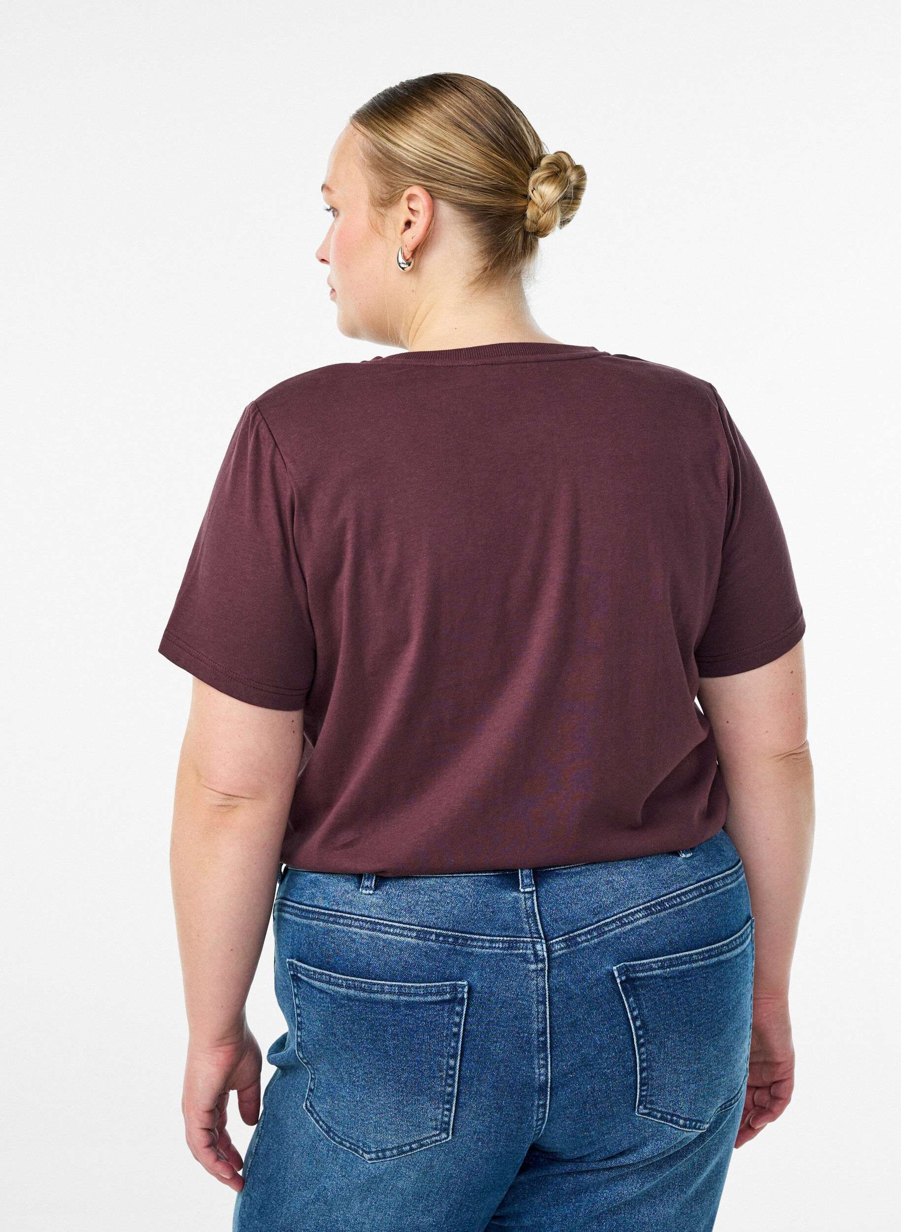 Zizzi Basic katoenen T-shirt met schoudervullingen, Donker Bordeaux, Model image number 2