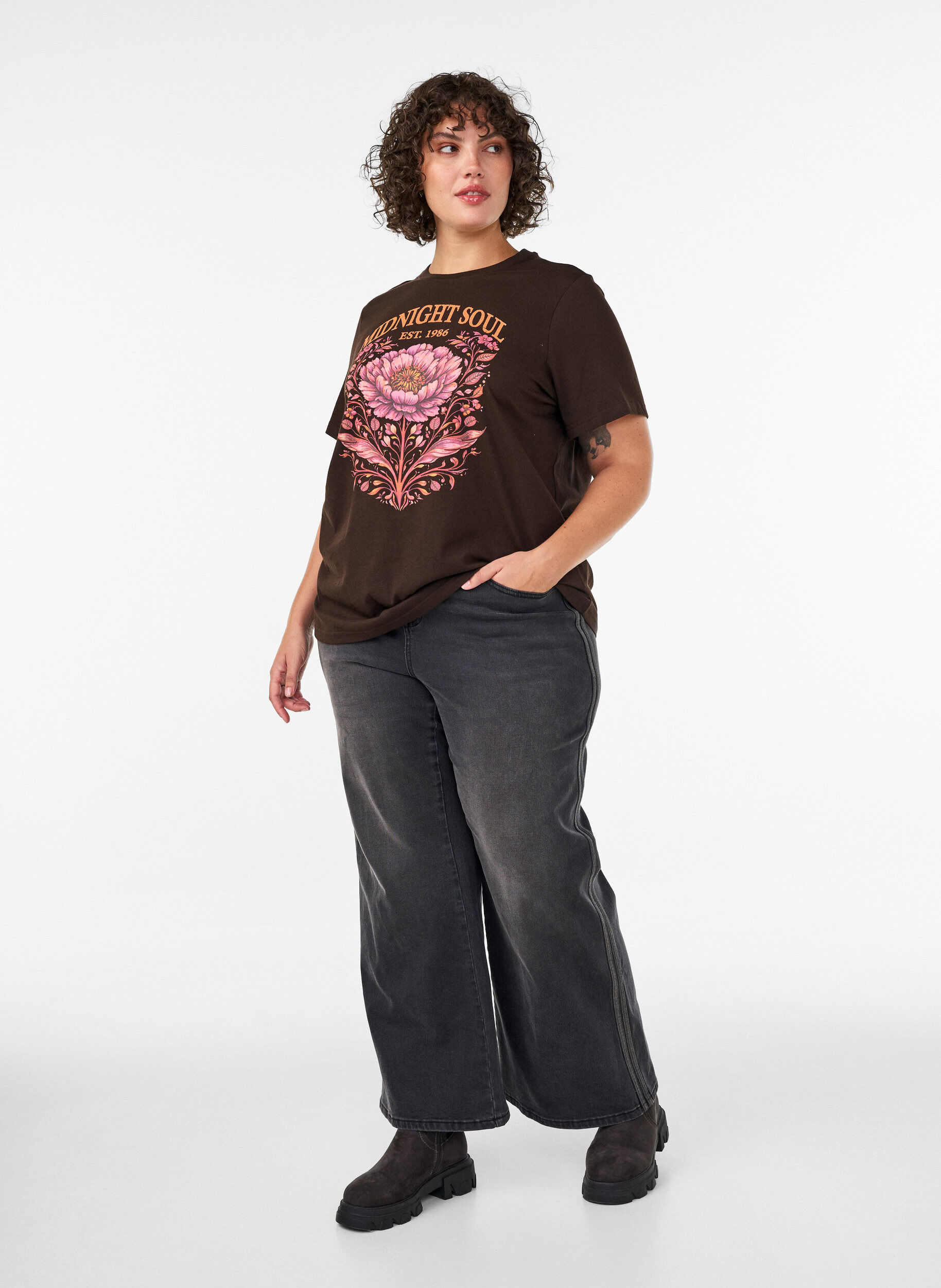 ZizziOrganisch katoenen T-shirt met print aan de voorkant, Bruin, Model image number 1