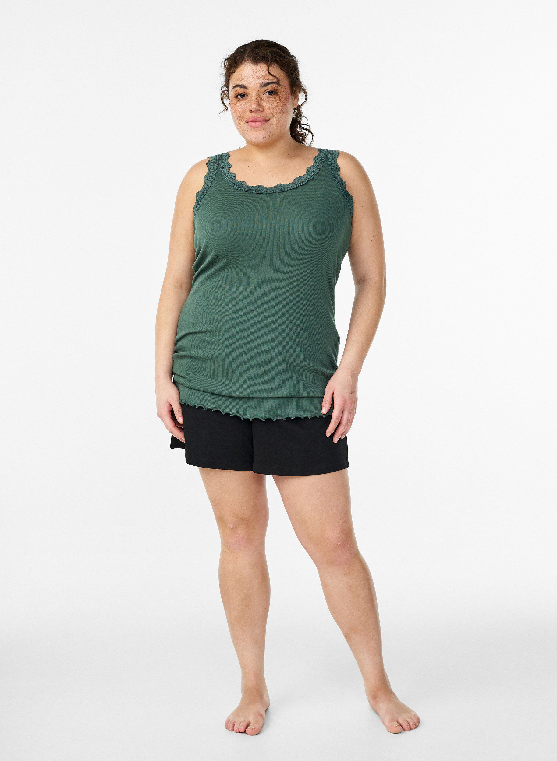 ZizziTop met kanten afwerking, Groen, Model image number 1
