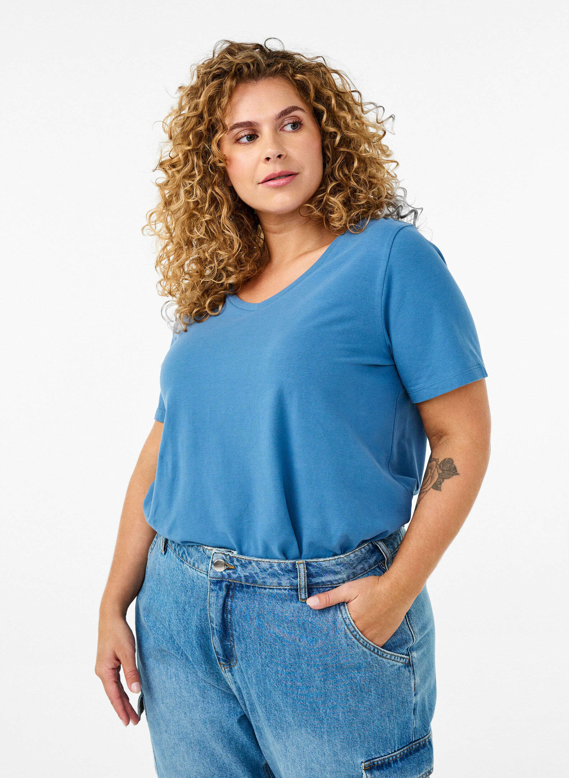 Effen basic T-shirt van katoen, Blauw, Model