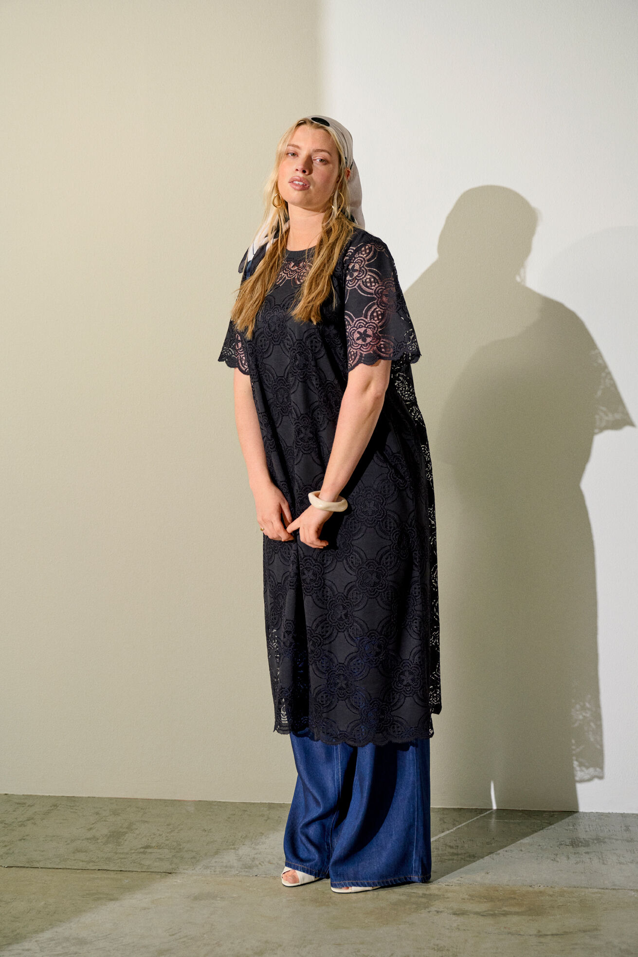 Kanten jurk, , Model