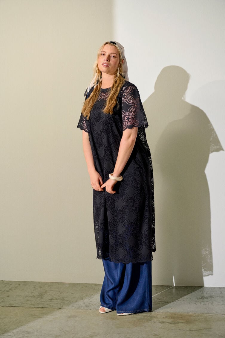 Kanten jurk, , Model