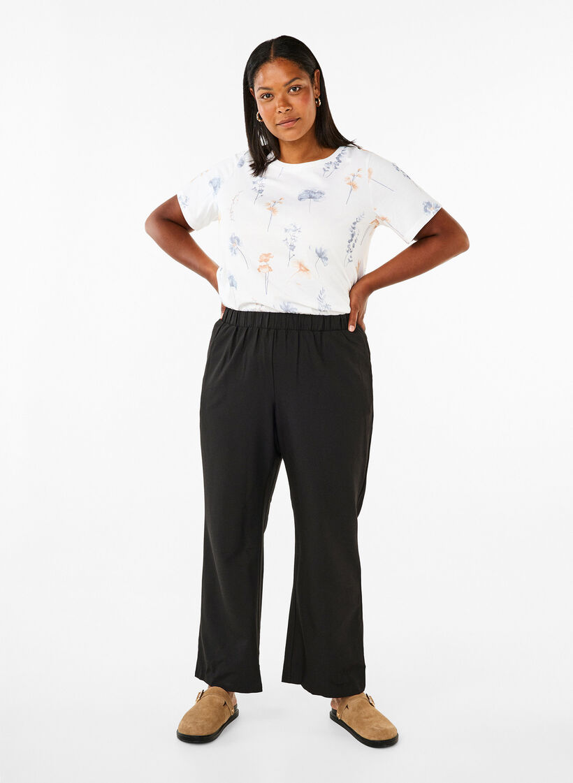 T-shirt van biologisch katoen met bloemenprint, White W. Blue flower, Model image number 2