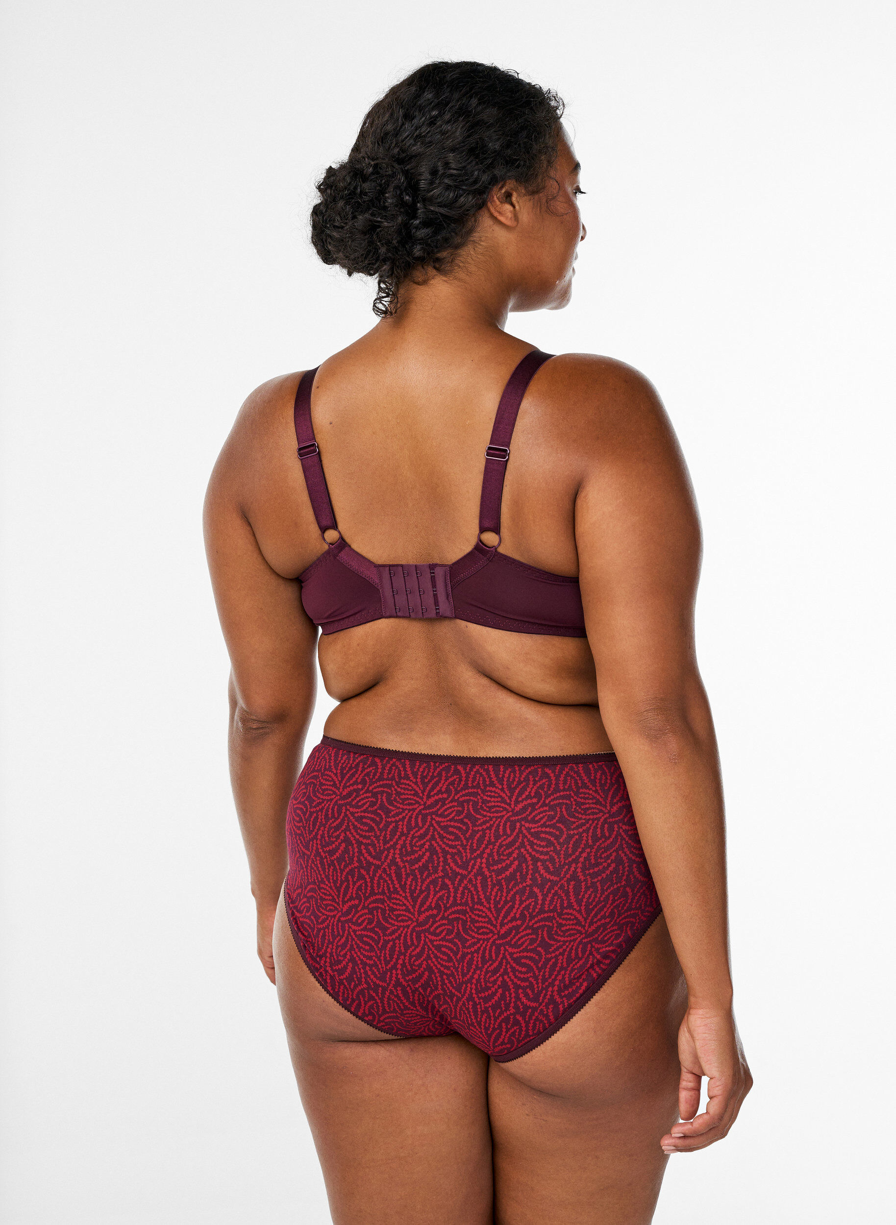 Zizzi Gewatteerde kanten beha met beugel, Rood, Model image number 2