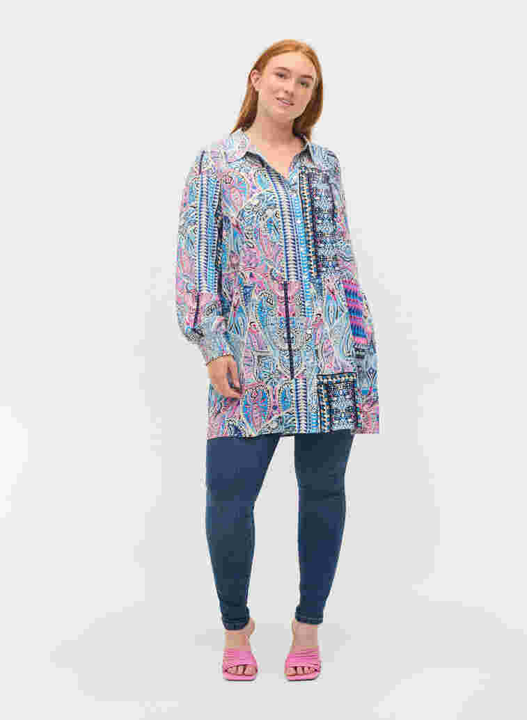 Lange viscose blouse in paisleyprint, Blue Pink Paisley , Model image number 2