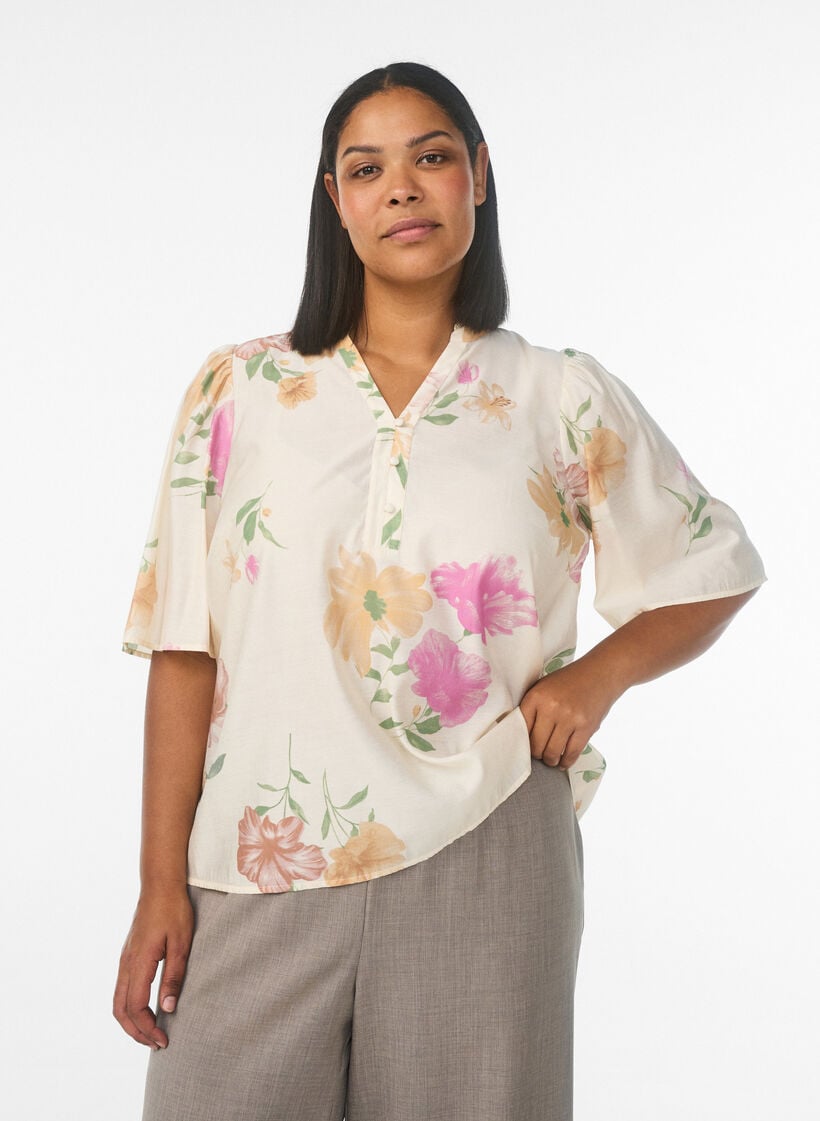 Bloemenblouse met rucheskraag en mouwen 1/2, Beige, Model image number 0