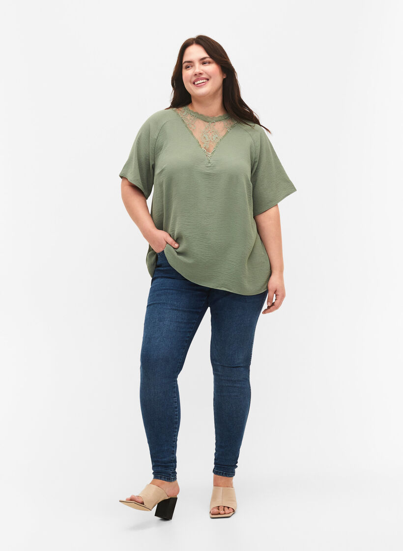 Blouse met korte mouwen en kant, Lily Pad, Model image number 2