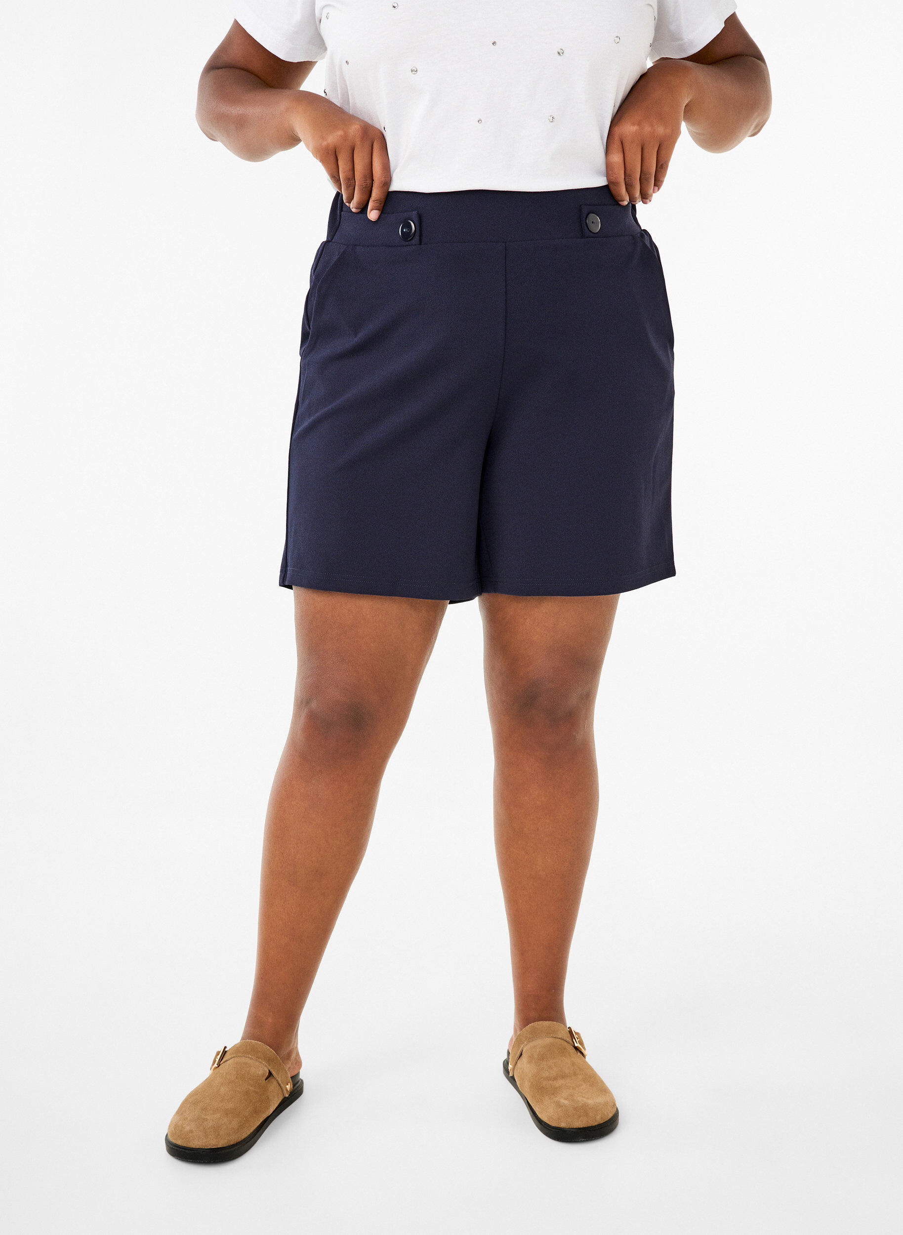 Zizzi Korte broek met zakken en losse pasvorm, Blauw, Model image number 3