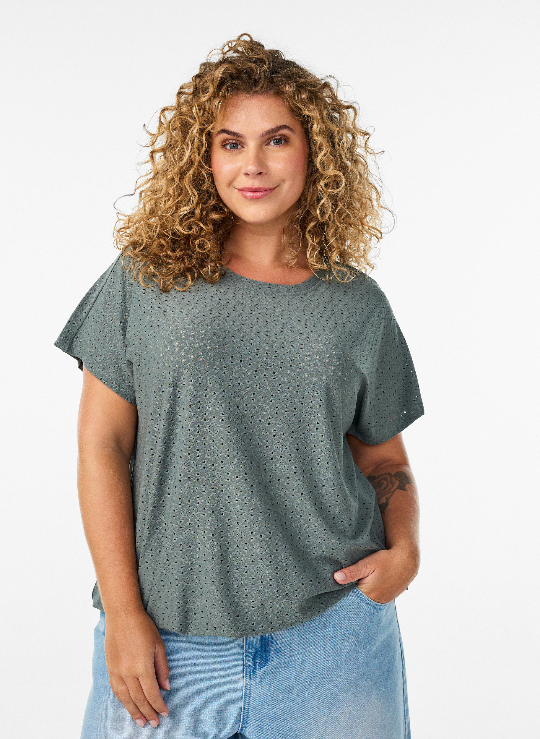 ZizziBlouse met oogjesborduurwerk en balloneffect, Groen, Model image number 0