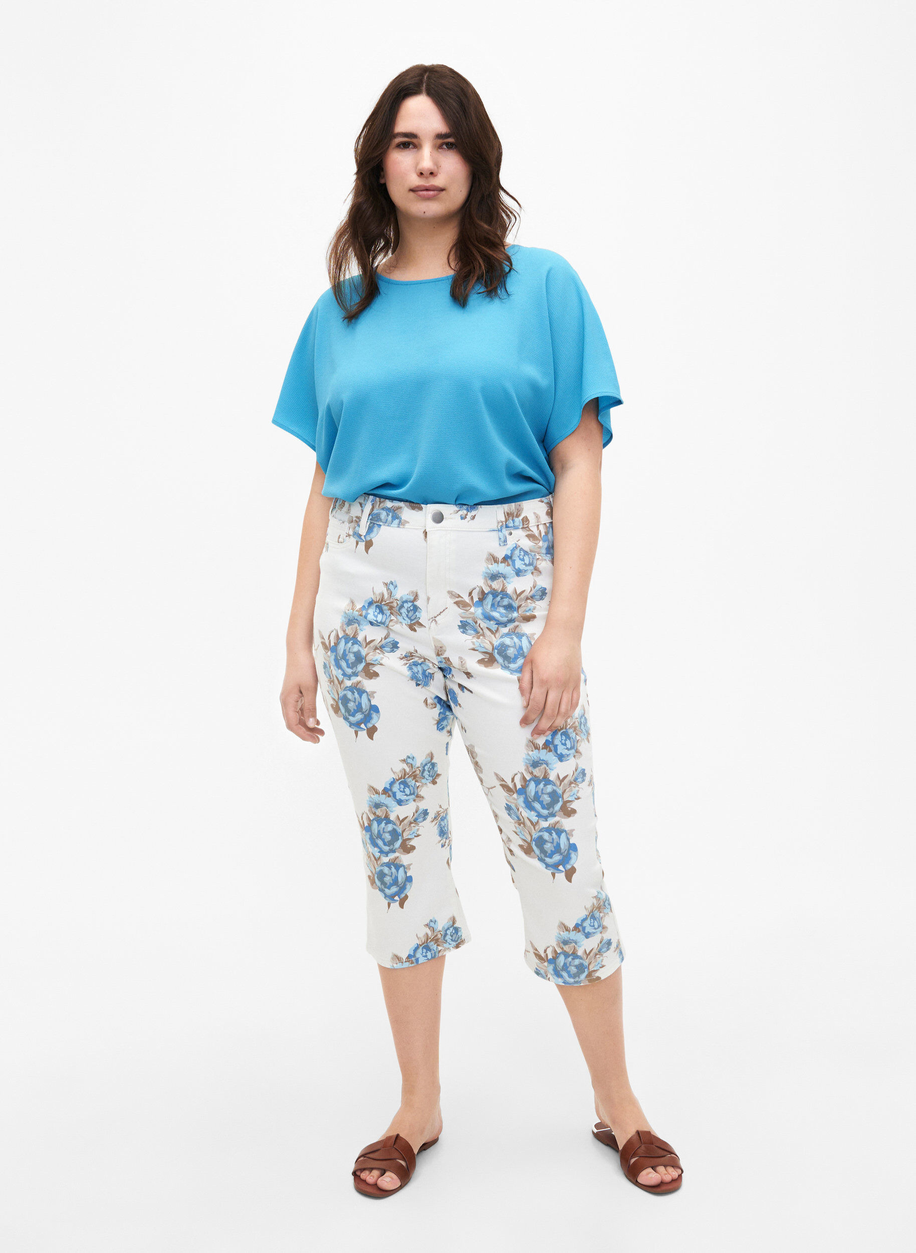 Zizzi Amy capri jeans met hoge taille en bloemenprint, White B.AOP, Model image number 0