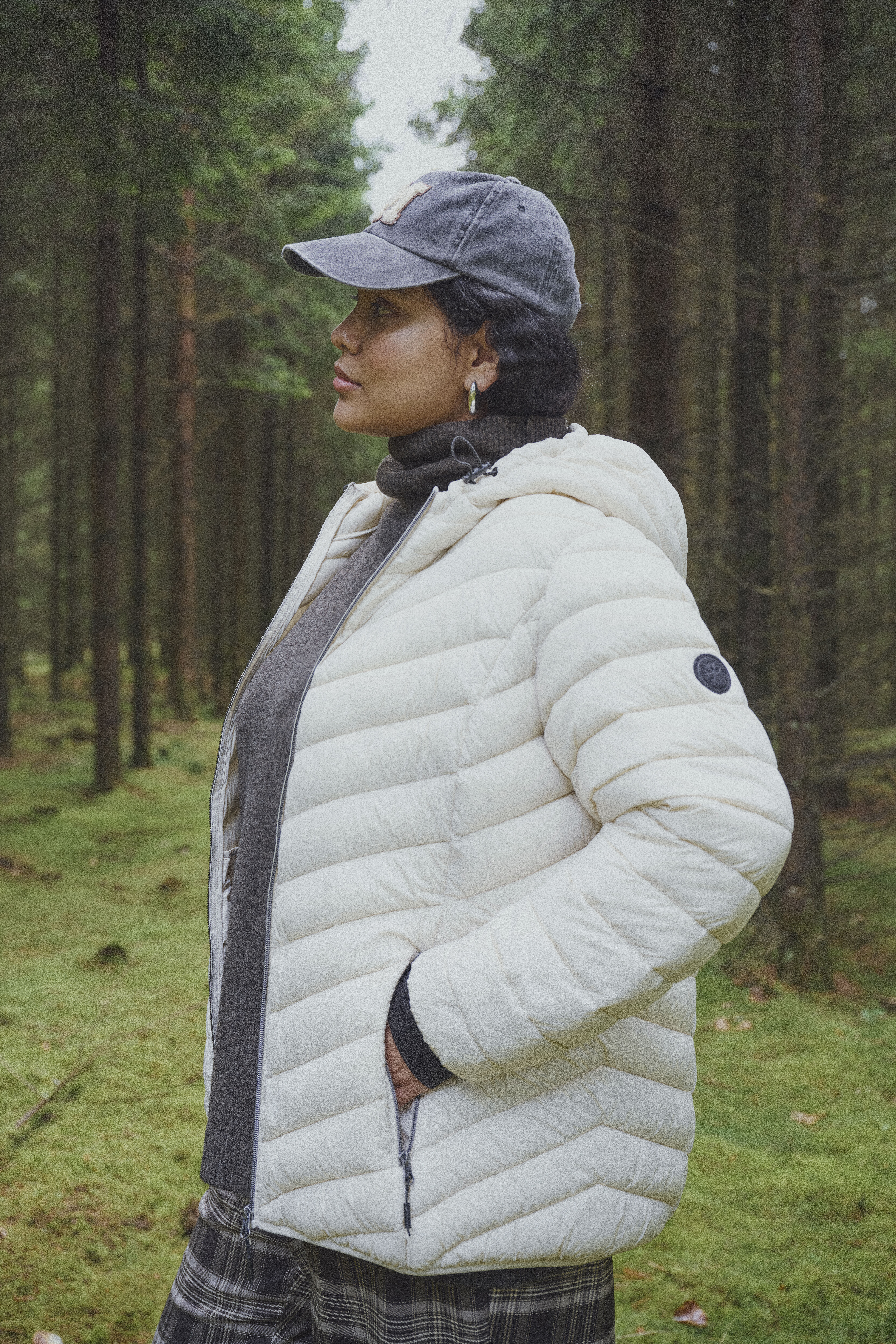 ZizziOntspannen bosstijl in witte tinten, , Model
