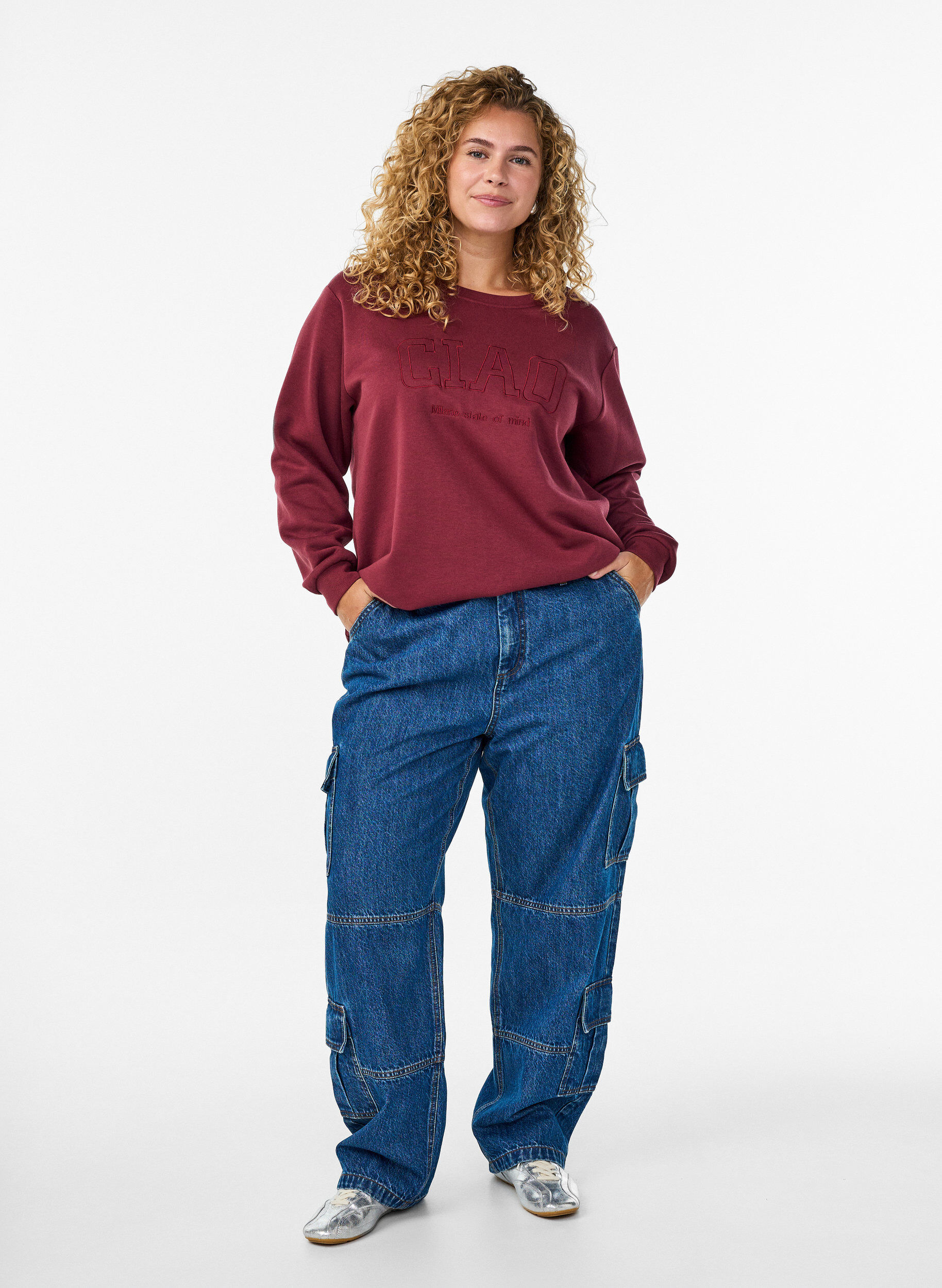 Zizzi Sweatshirt met geborduurd Milaan-motief, Donker Bordeaux, Model image number 1