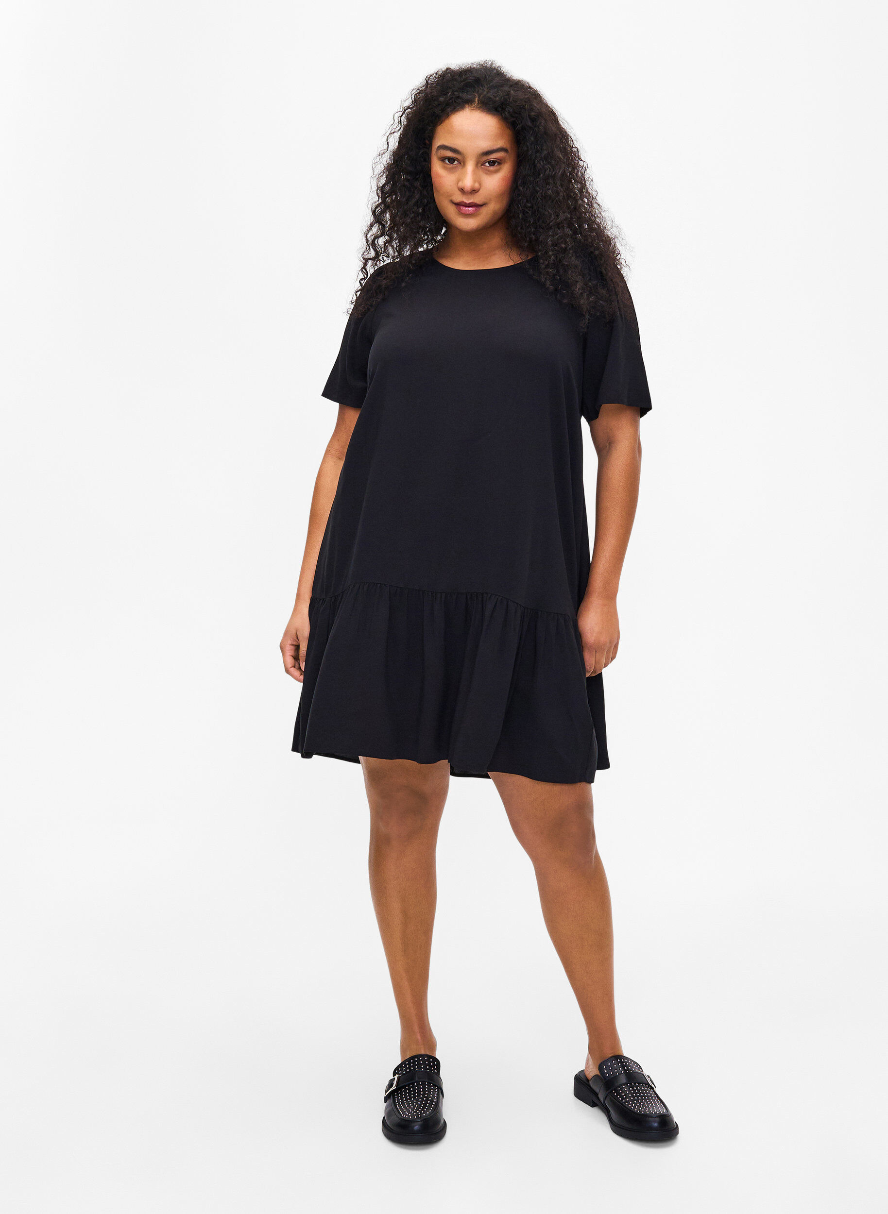 ZizziJurk van viscose met coupenaad, Zwart, Model image number 1