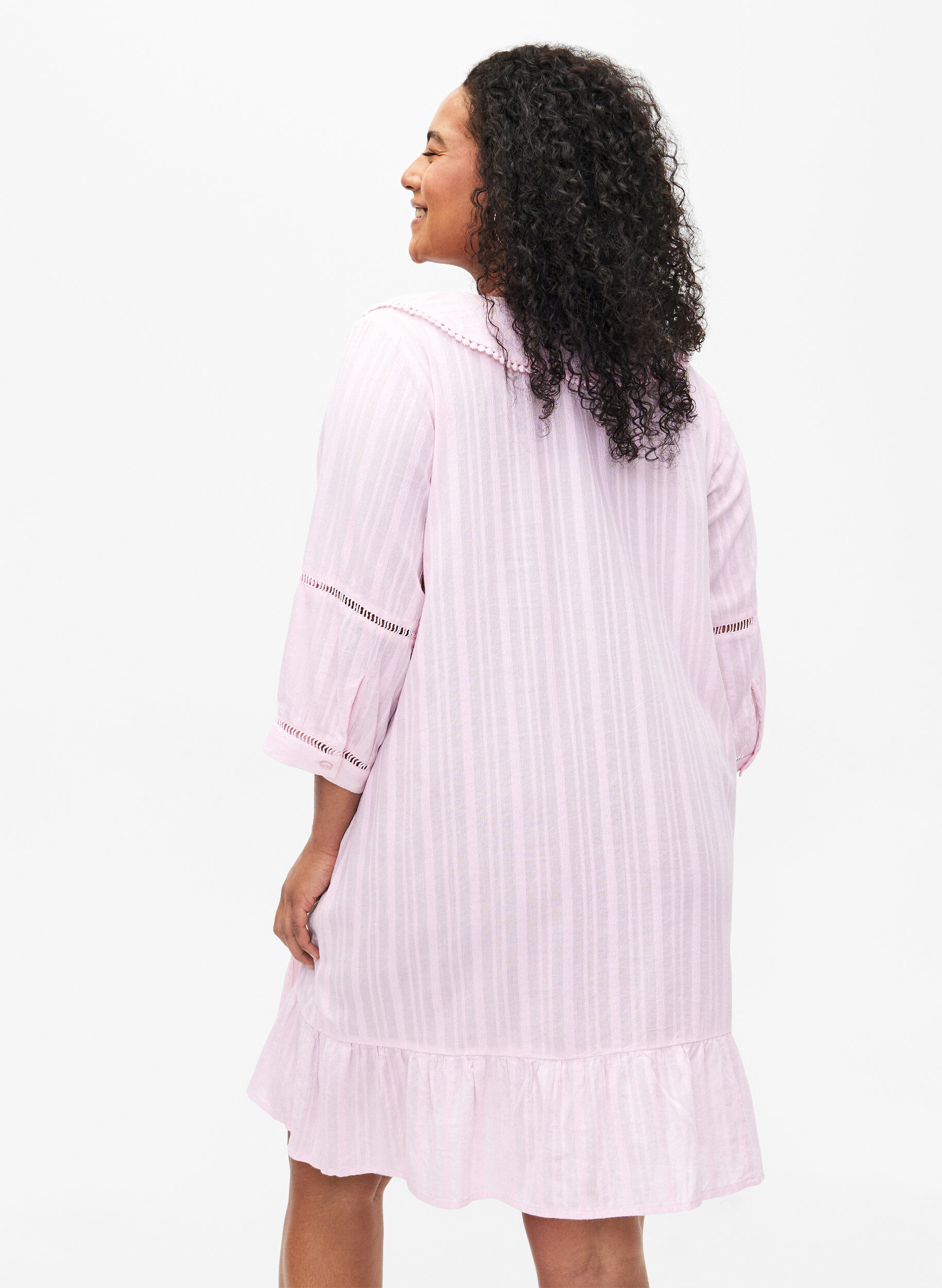 Zizzi Katoen-viscosemix jurk met 3/4 mouwen, Almond Blossom, Model image number 1