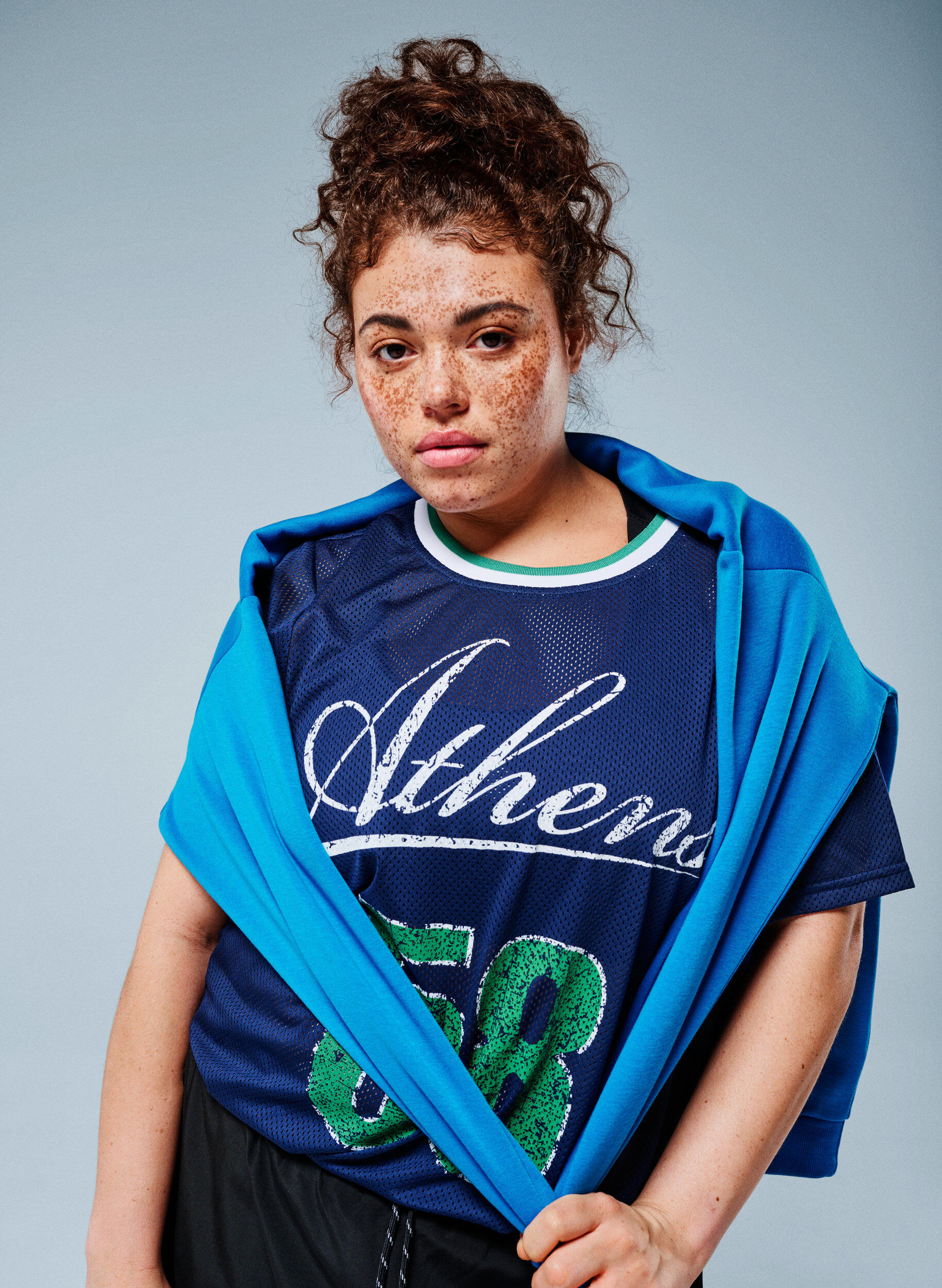 Sporty T-shirt in mesh met print aan de voorkant