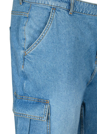 Loszittende jeans met cargozakken, Light blue, Packshot image number 2