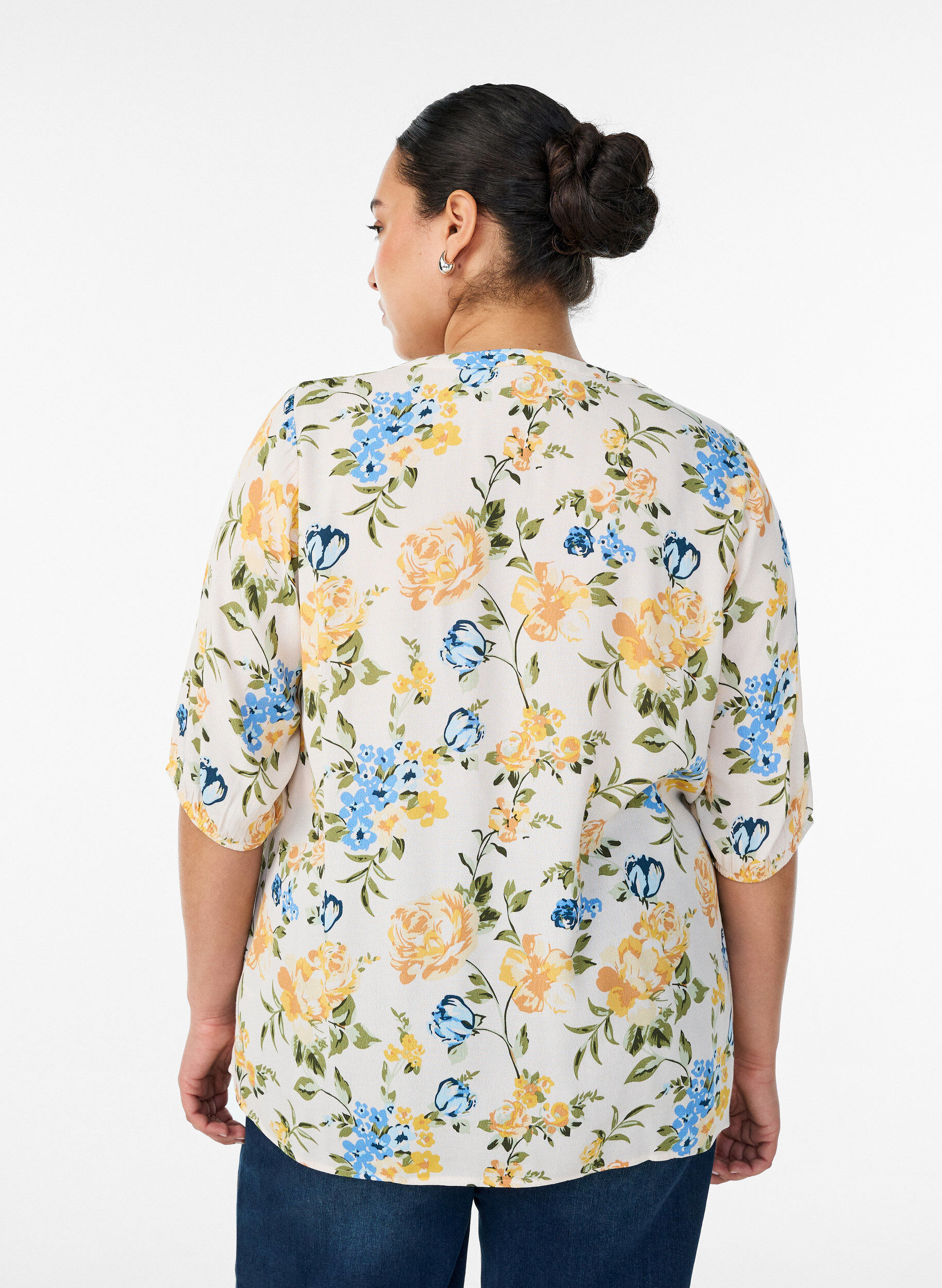 Zizzi Viscose blouse met print en knoopsluiting, Vanille, Model image number 2