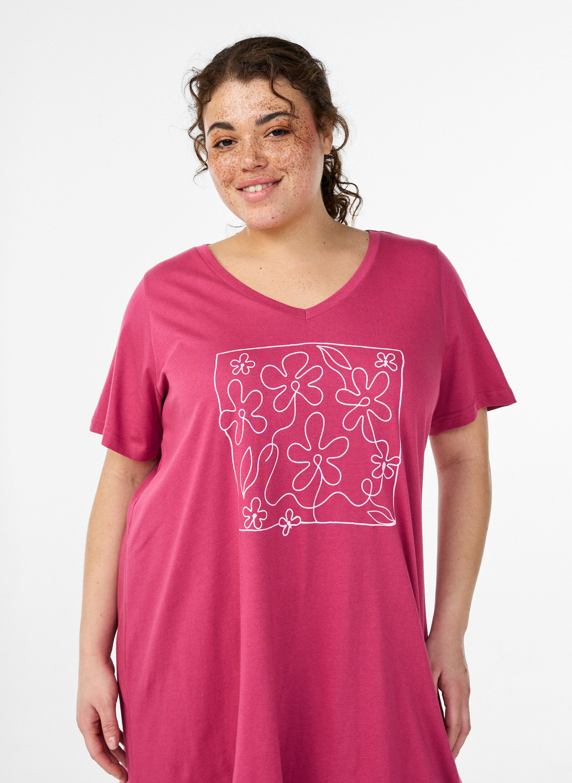 ZizziOrganische katoenen nachtjapon met V-hals, Rood, Model image number 2