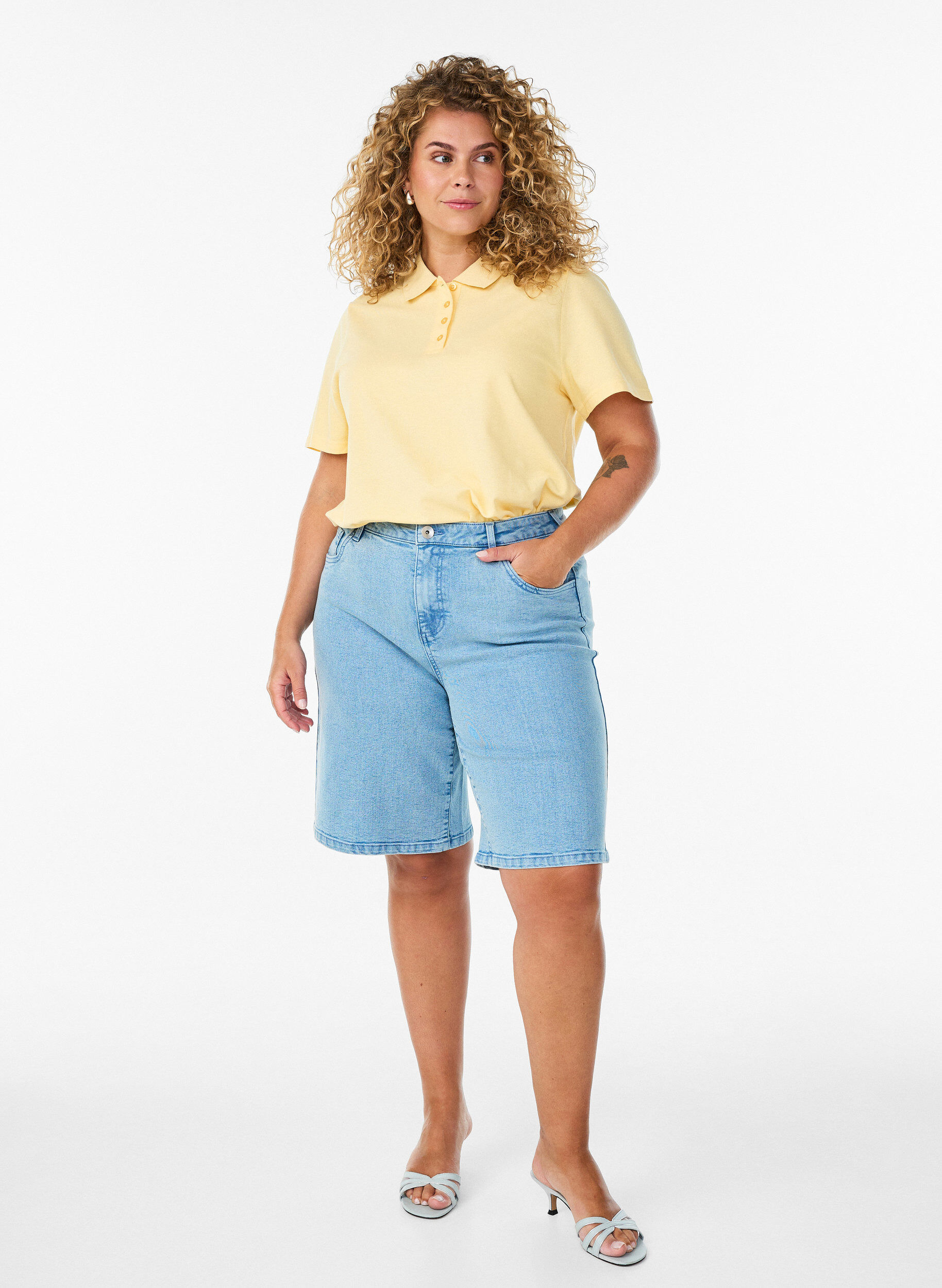 Zizzi Polo met korte mouwen, Geel, Model image number 1