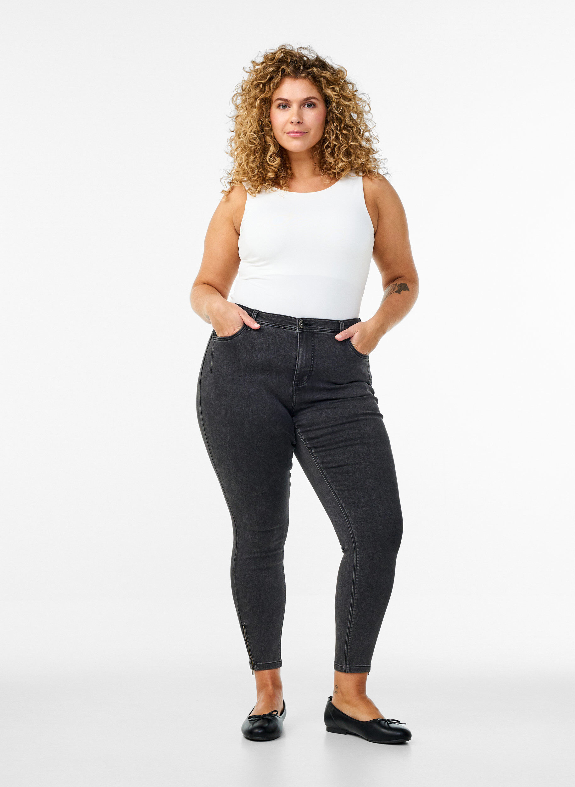 Cropped Amy jeans met rits, Grijs, Model